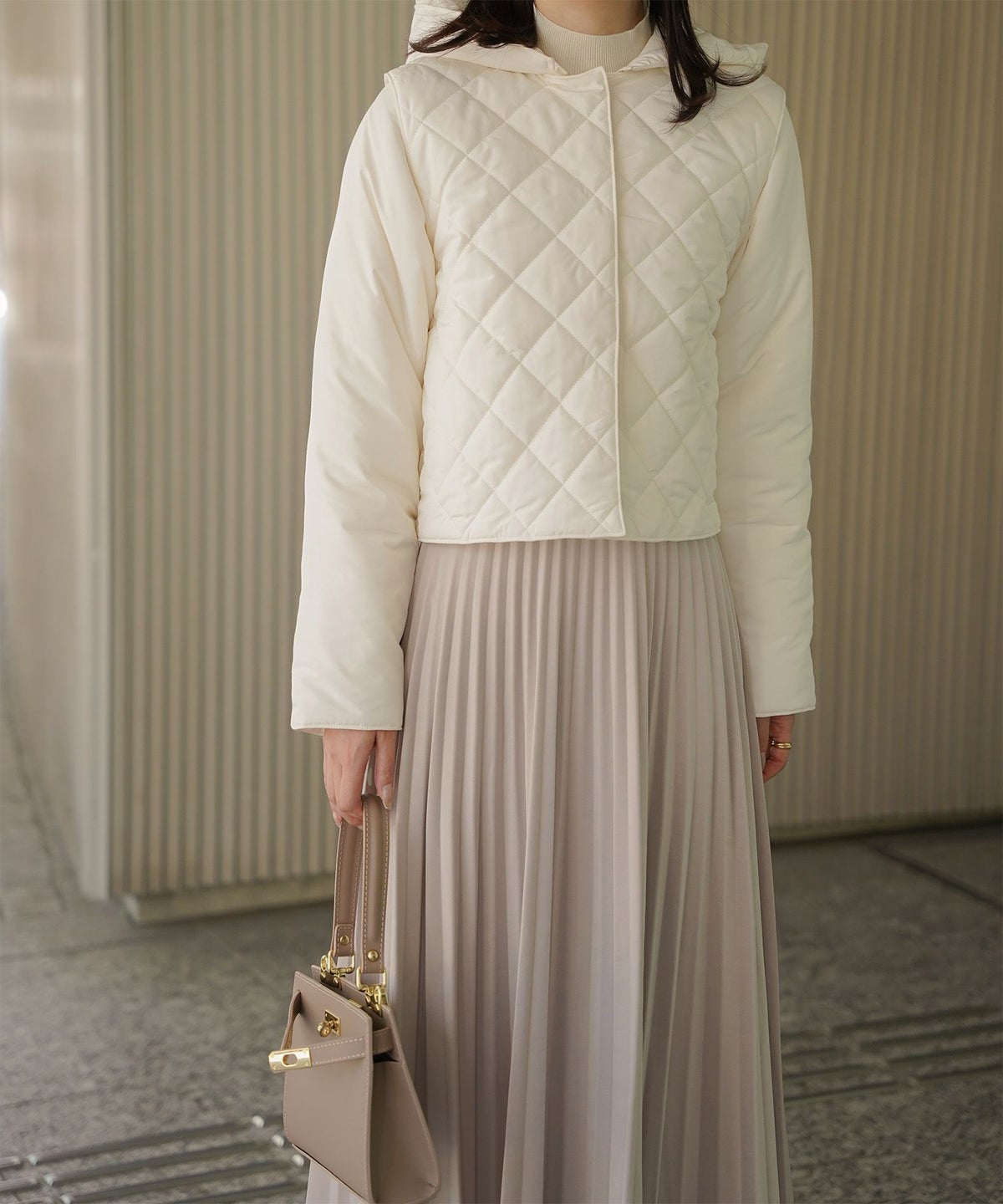 マルチway キルティング ジャケット HUIT 上品 中綿 ペプラム ベスト ジレ ノーカラージャケット  インナーダウン アイボリー/ネイビー/ブラック