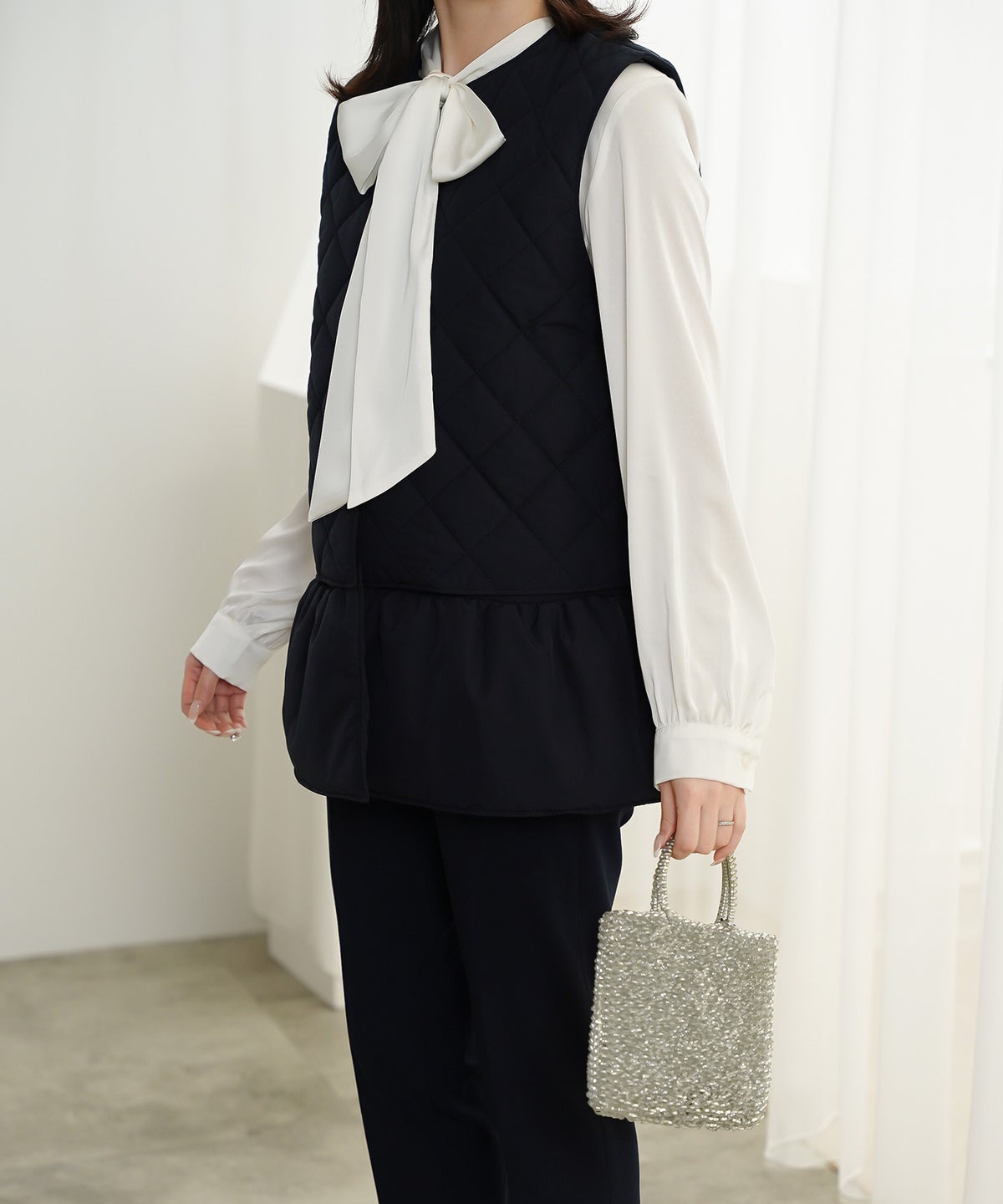 マルチway キルティング ジャケット HUIT 上品 中綿 ペプラム ベスト ジレ ノーカラージャケット  インナーダウン アイボリー/ネイビー/ブラック