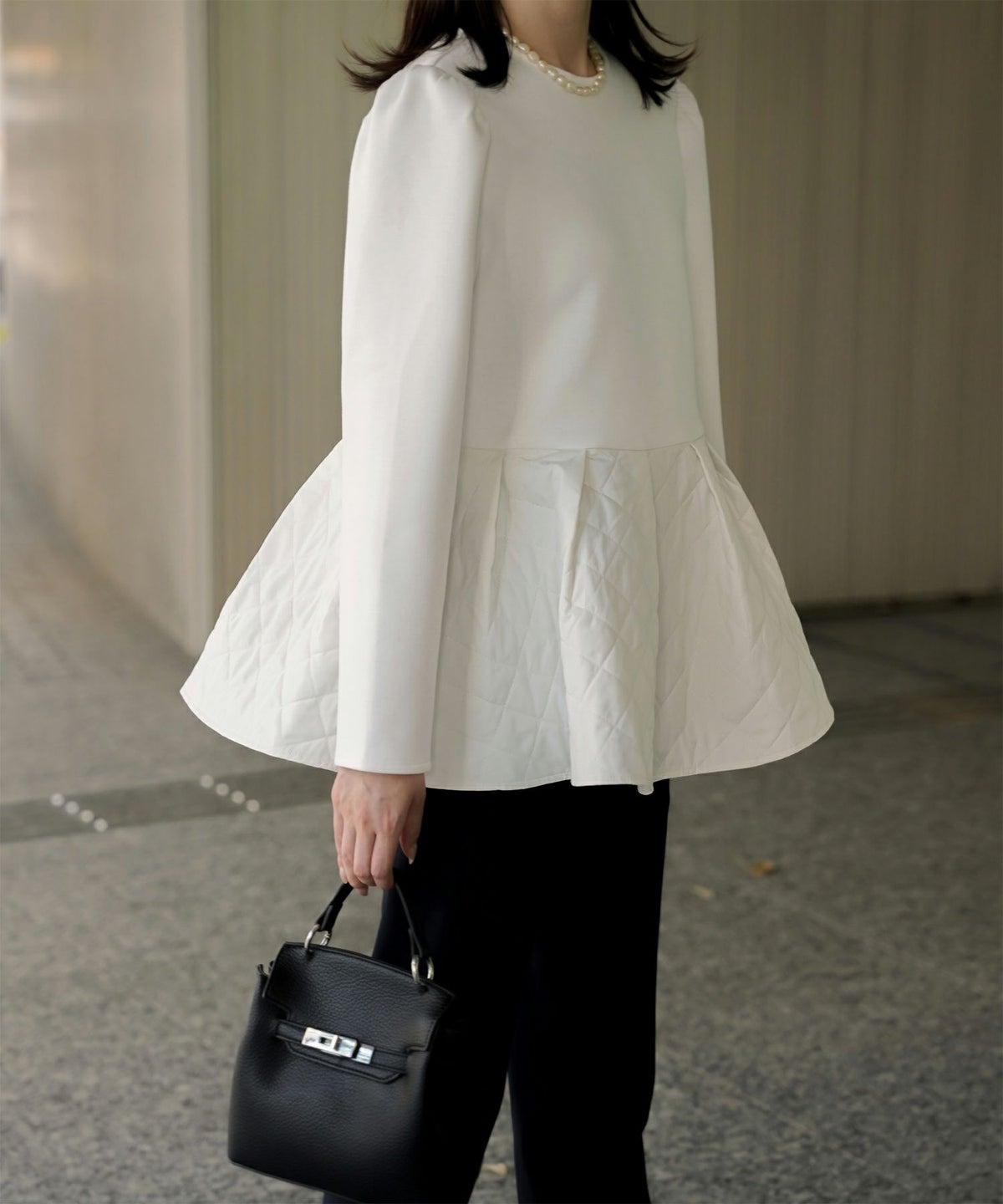 キルティング ペプラム トップス キルティング ボンディング 異素材 きれいめ 長袖 オフィス 学校行事 ホワイト/ブラック/M