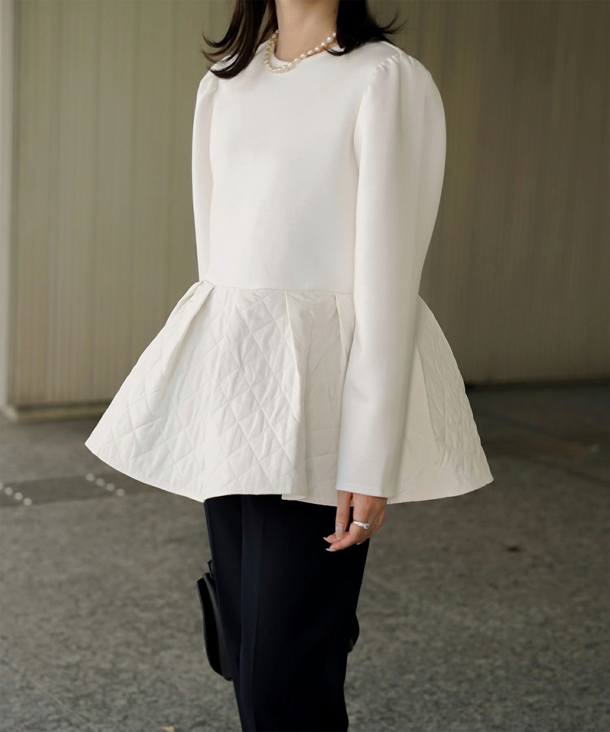 キルティング ペプラム トップス キルティング ボンディング 異素材 きれいめ 長袖 オフィス 学校行事 ホワイト/ブラック/M