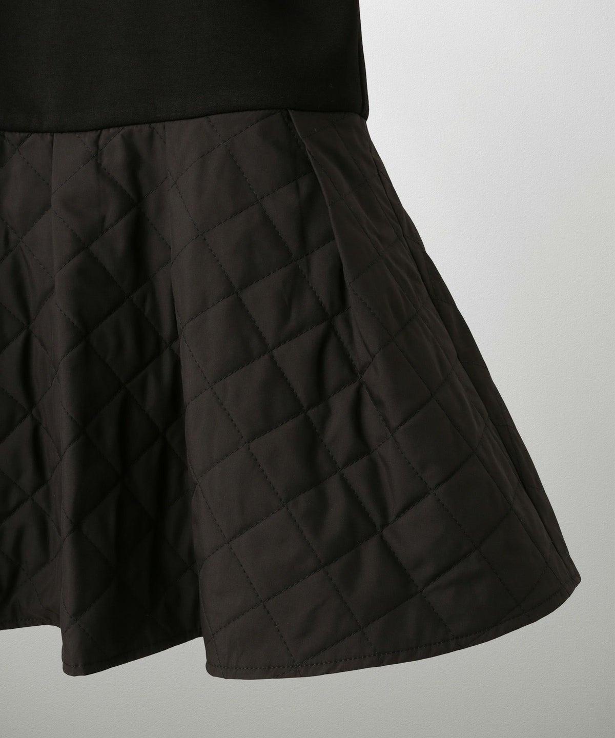 キルティング ペプラム トップス キルティング ボンディング 異素材 きれいめ 長袖 オフィス 学校行事 ホワイト/ブラック/M