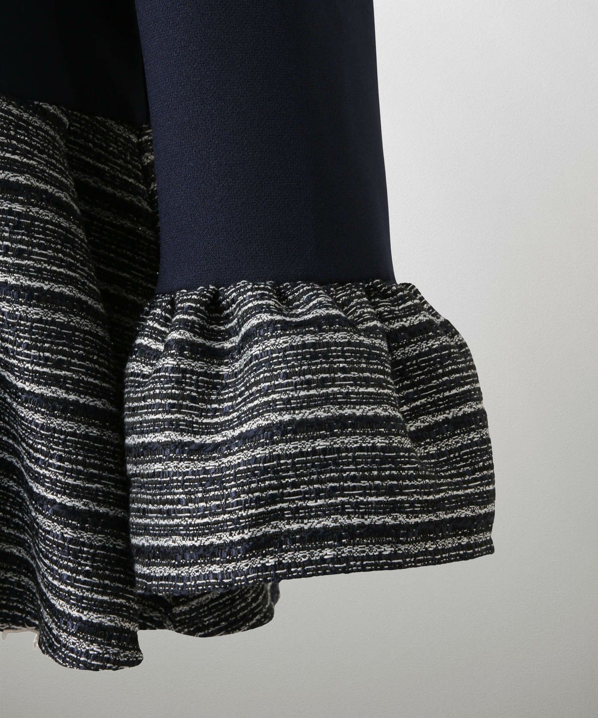 ツイード 切り替え ペプラム トップス 異素材 フレアスリーブ ベルスリーブ 長袖 オフィス 学校行事 オケージョン きれいめ 洗える ホワイト/ネイビー/ブラック/M