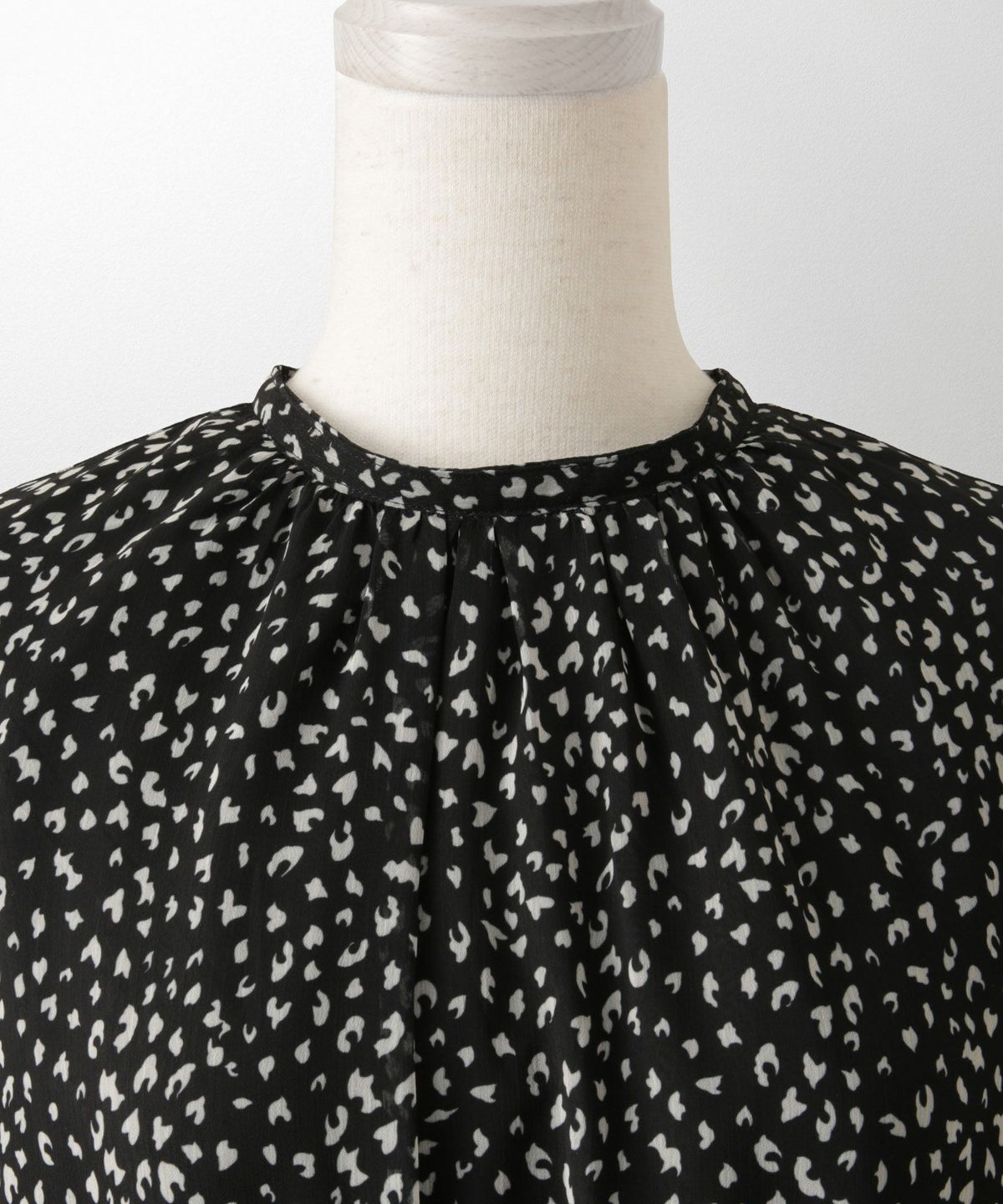 レディース ワンピース レオパード 長袖 スタンドカラー プリーツワンピース プリーツ きれいめ 上品 洗える ホワイト/ライトグレー/ブラック/S/M