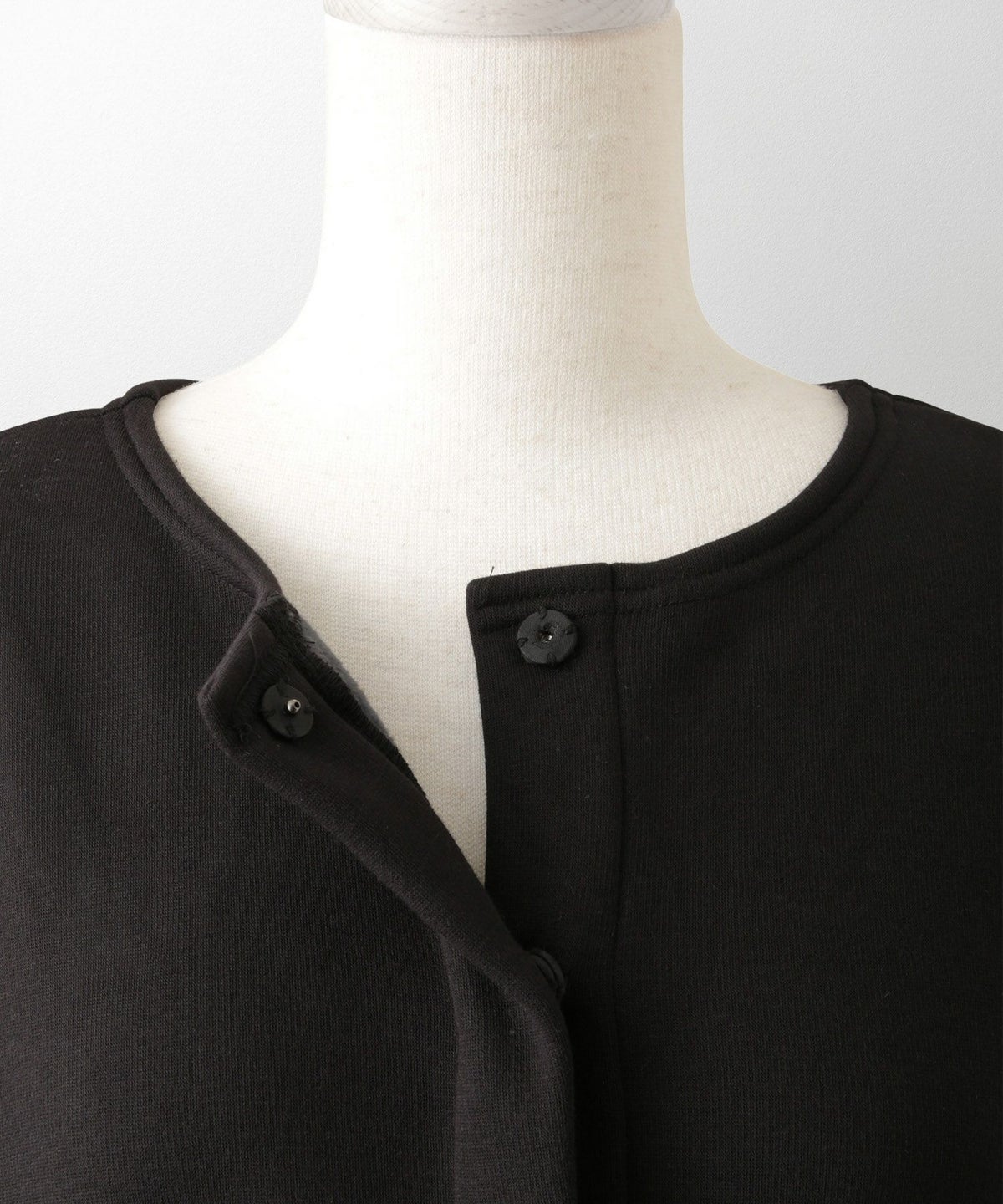 ボンバーヒート フリルヘム ジャケット HUIT ジャケット アウター ノーカラー トップス 裏起毛 秋 冬 ホワイト/ブラック/M