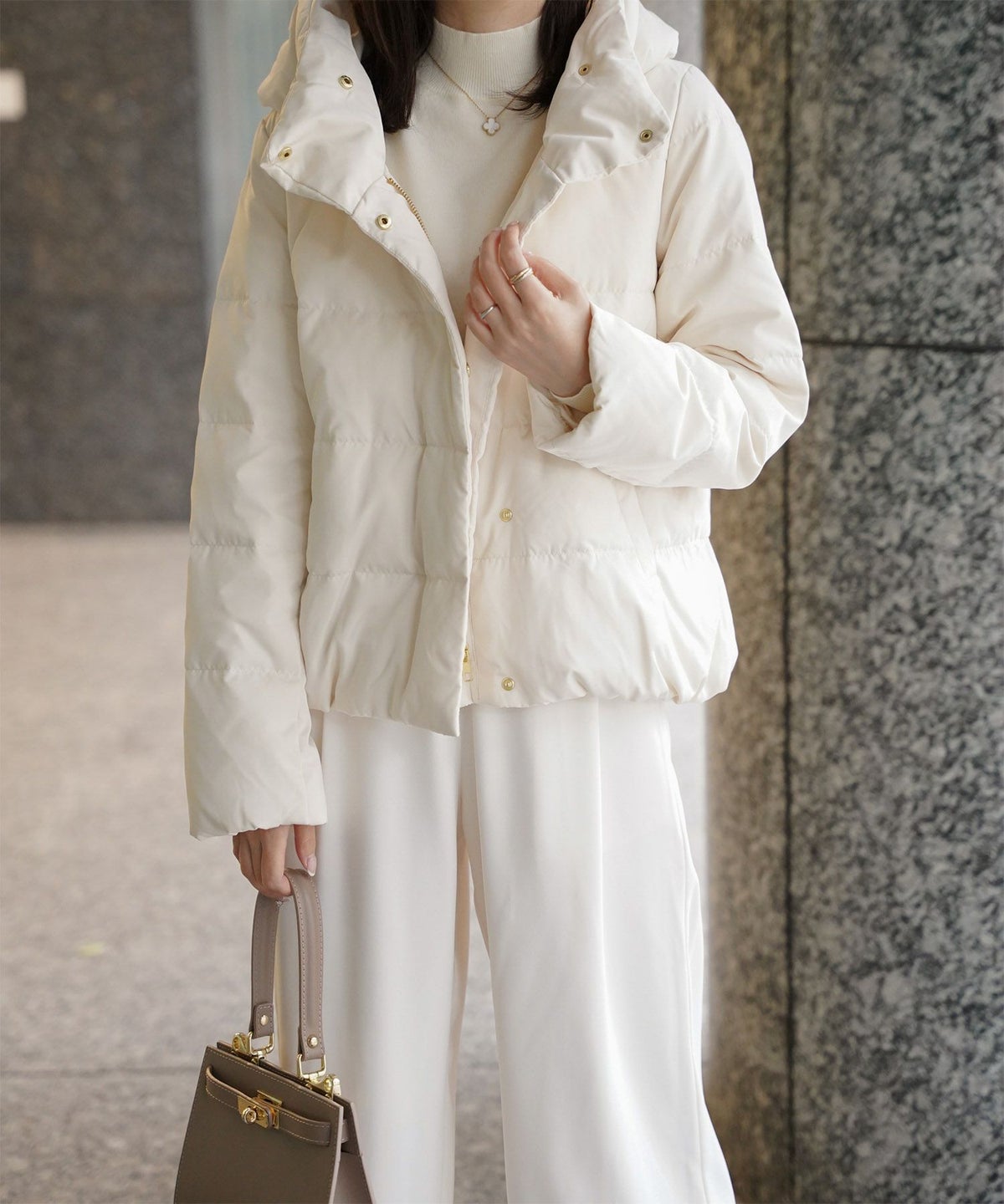 ショート丈 フード付き ダウン コート レディース アウター おしゃれ おすすめ きれいめ ビジネス 可愛い ホワイト グレージュ ネイビー ブラック M