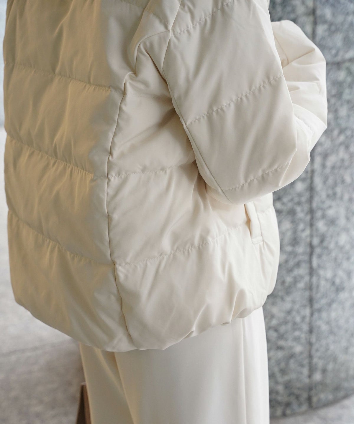 ショート丈 フード付き ダウン コート レディース アウター おしゃれ おすすめ きれいめ ビジネス 可愛い ホワイト グレージュ ネイビー ブラック M