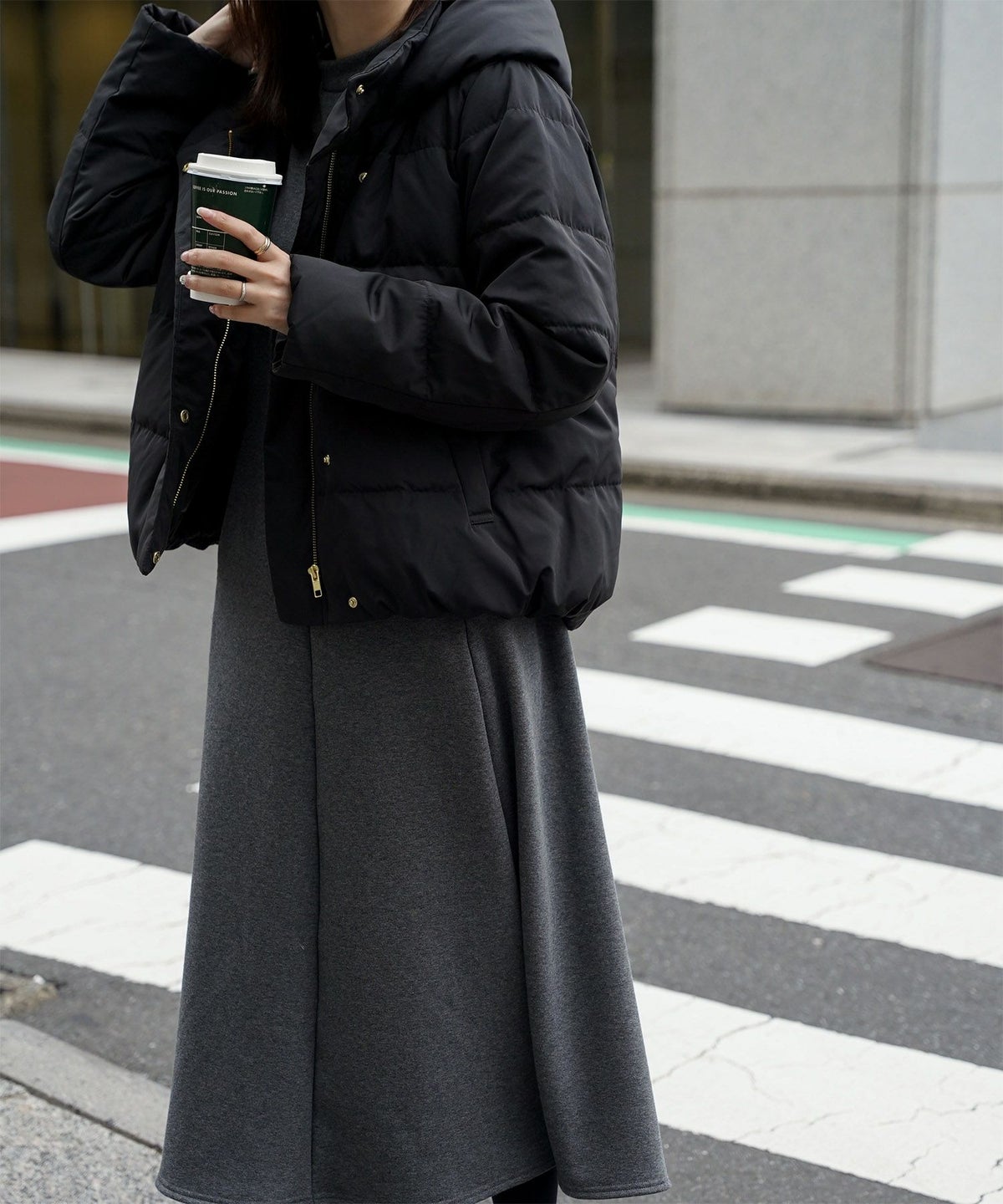 ショート丈 フード付き ダウン コート レディース アウター おしゃれ おすすめ きれいめ ビジネス 可愛い ホワイト グレージュ ネイビー ブラック M