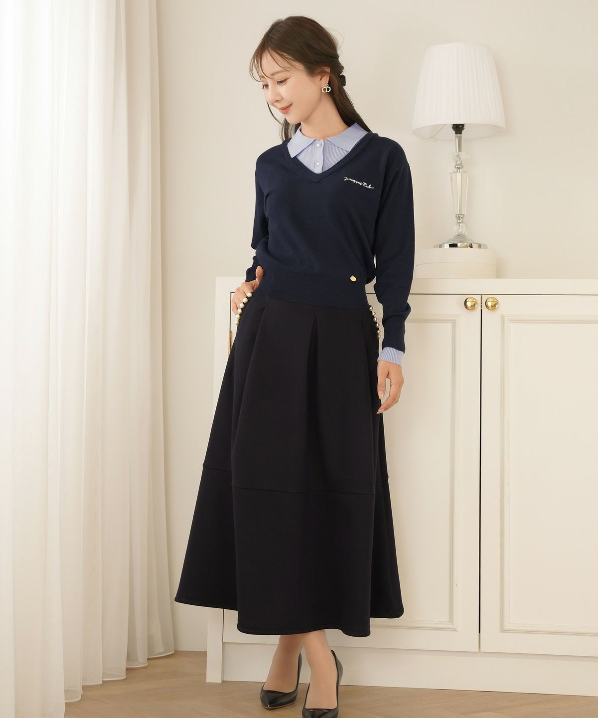 ニット トップス 襟 パール ボタン 刺繍 ロゴ ドッキング風 レイヤード風 上品 エレガント フェミニン かわいい バイカラー