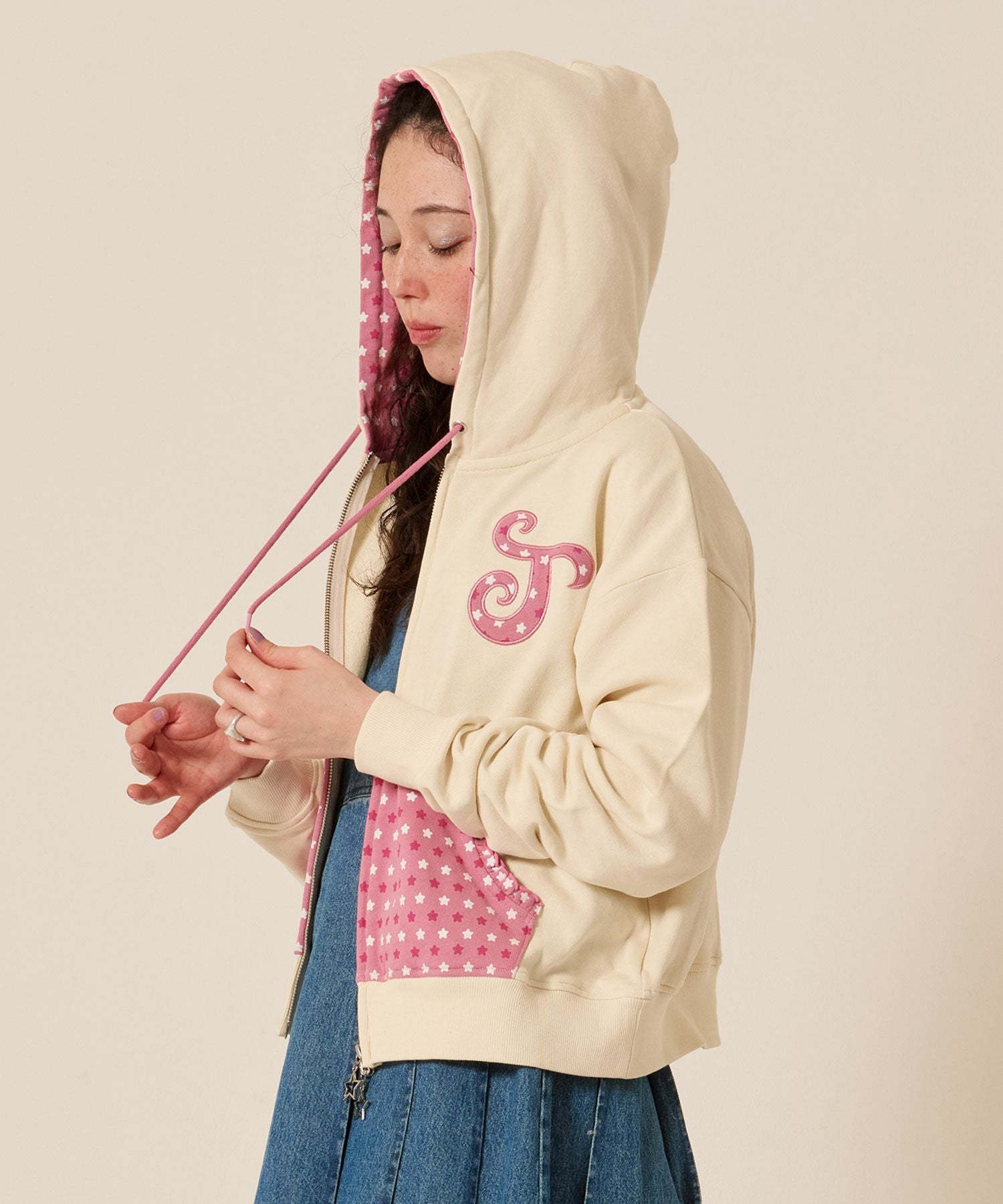 Tina Jojun フロントジップ スタープリント パーカー ネイビー フロントジップ スタープリント パーカー TINA：JOJUN 全2色｜tnj511