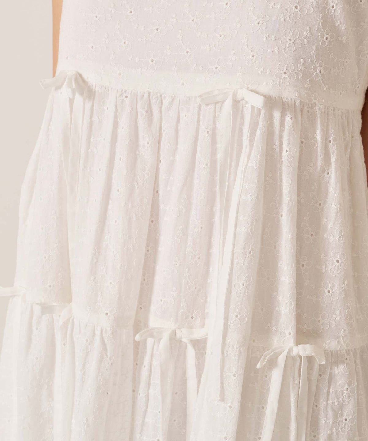 ミニ/キャミ/ホワイト/ティアード リボン ワンピース TINA：JOJUN