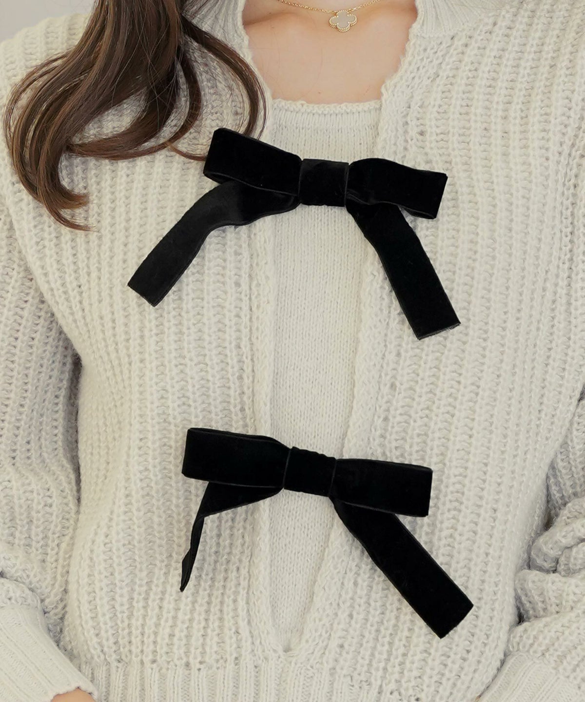 トップス ニット 長袖 ローゲージ ざっくり 編み 畔編み ミント ピンクベージュ アイボリー チャコール 秋 冬 リボン ベロア オシャレ 上品 カワイイ エレガント ジョイントスペース