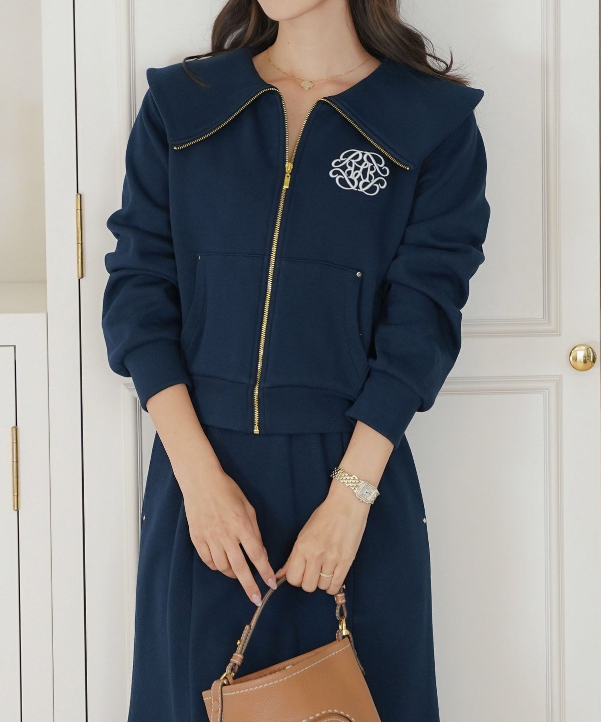 トップス カットソー 裏起毛 スウェット ワンマイル カワイイ ロゴ 上品 エレガント 刺繍 イニシャル ブランドロゴ カジュアル 羽織 襟 リブ 長袖 ピンク サックス ネイビー 秋 冬