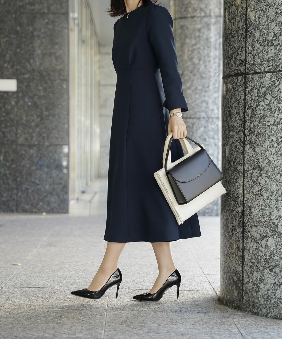 オケージョン対応 レース襟付き ワンピース 礼服 襟付き エレガント かわいい きれいめ 黒 長袖 S M ホワイト ネイビー ブラック