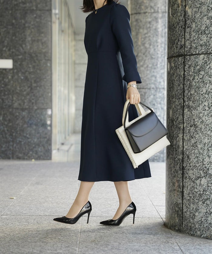 オケージョン対応 レース襟付き ワンピース 礼服 襟付き エレガント かわいい きれいめ 黒 長袖 S M ホワイト ネイビー ブラック