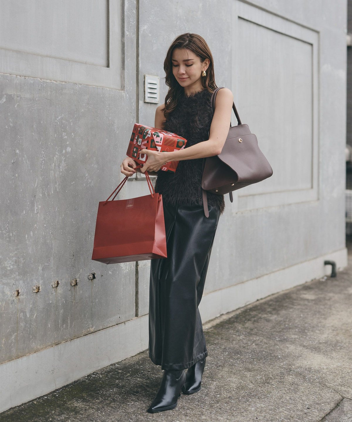 ファー 短丈ニット パーティ アメスリ モテニット デートコーデ ディナー クリスマス あざと可愛い タイトトップス 肌見せ 韓国風 綺麗め 細見え カジュアル KINO THE KEI