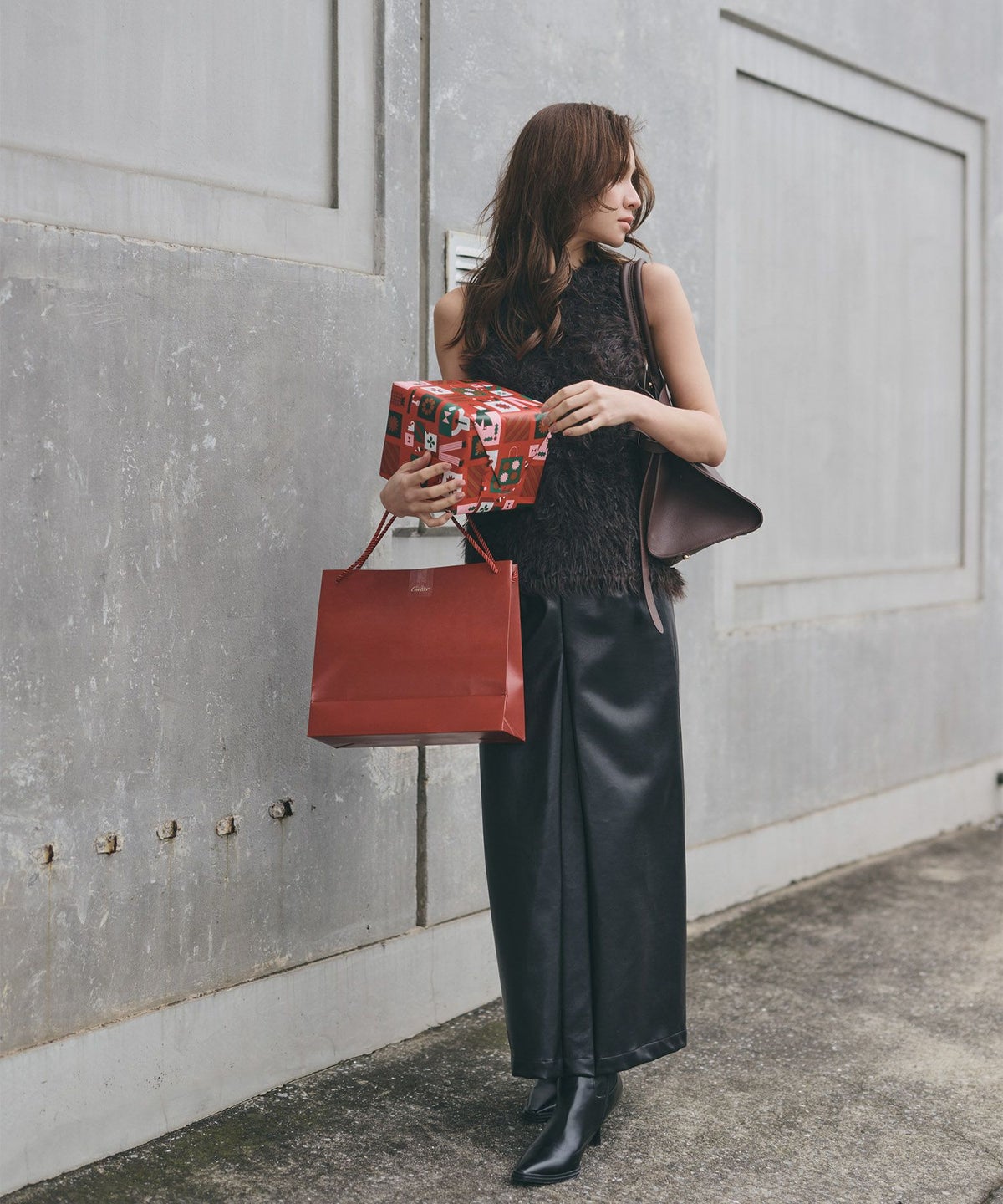 ファー 短丈ニット パーティ アメスリ モテニット デートコーデ ディナー クリスマス あざと可愛い タイトトップス 肌見せ 韓国風 綺麗め 細見え カジュアル KINO THE KEI