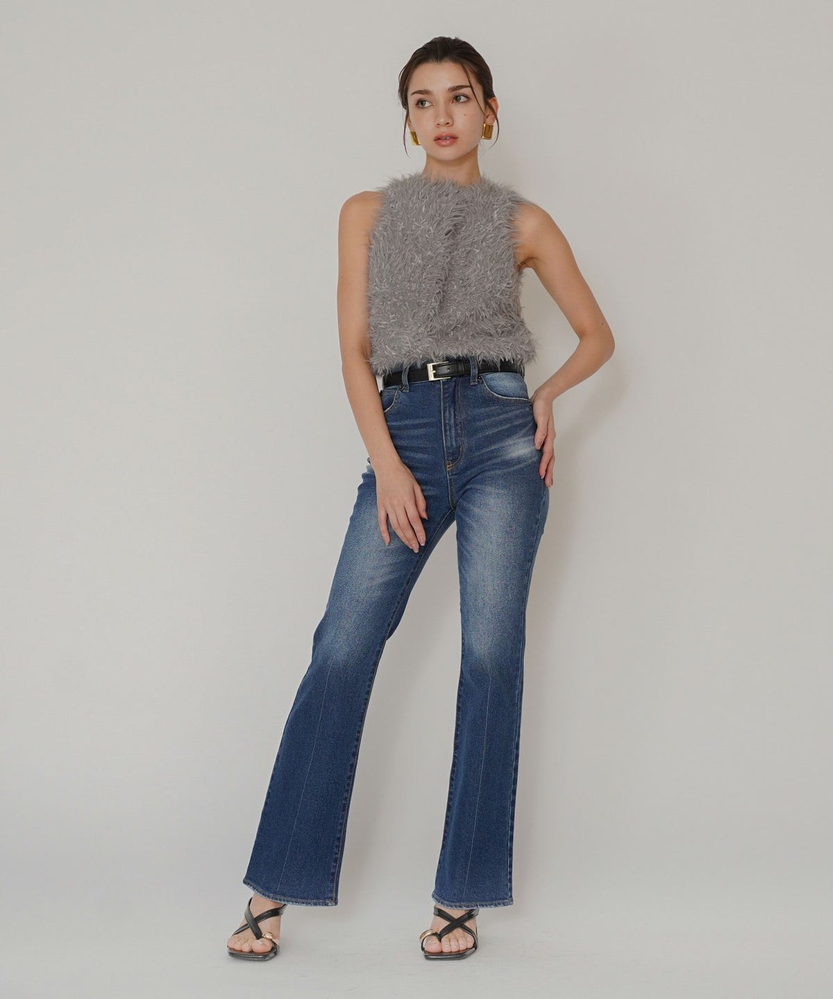 ファー 短丈ニット パーティ アメスリ モテニット デートコーデ ディナー クリスマス あざと可愛い タイトトップス 肌見せ 韓国風 綺麗め 細見え カジュアル KINO THE KEI