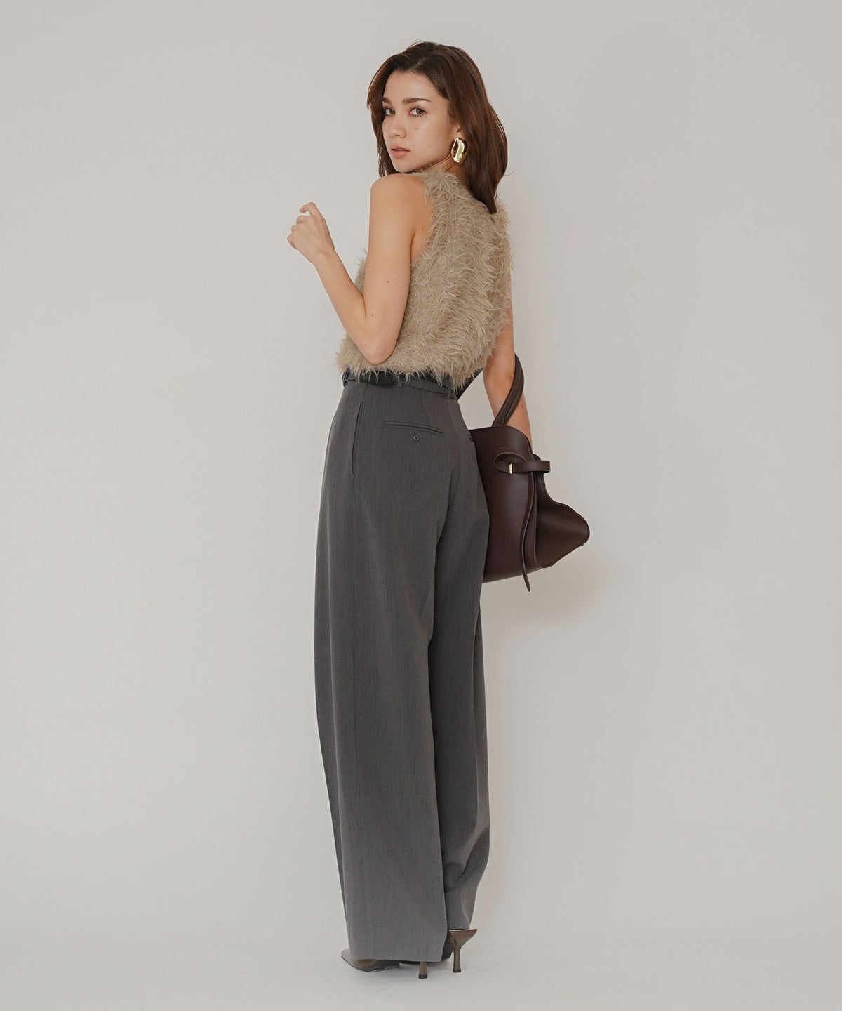 ファー 短丈ニット パーティ アメスリ モテニット デートコーデ ディナー クリスマス あざと可愛い タイトトップス 肌見せ 韓国風 綺麗め 細見え カジュアル KINO THE KEI