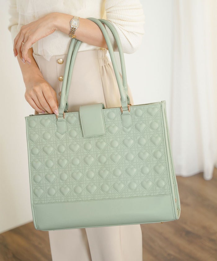 バッグ 推し活 トートバッグ A4 PCバッグ ハート キルティング かわいい 推しカラー ピンク ミント グリーン ブラック ホワイト ジャンボうちわ 横長 ワイド