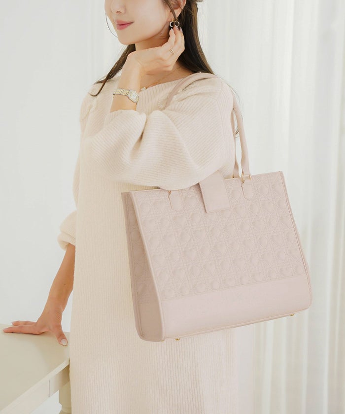 バッグ 推し活 トートバッグ A4 PCバッグ ハート キルティング かわいい 推しカラー ピンク ミント グリーン ブラック ホワイト ジャンボうちわ 横長 ワイド