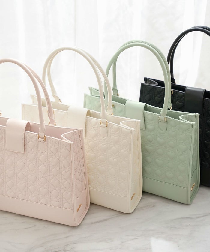 バッグ 推し活 トートバッグ A4 PCバッグ ハート キルティング かわいい 推しカラー ピンク ミント グリーン ブラック ホワイト ジャンボうちわ 横長 ワイド