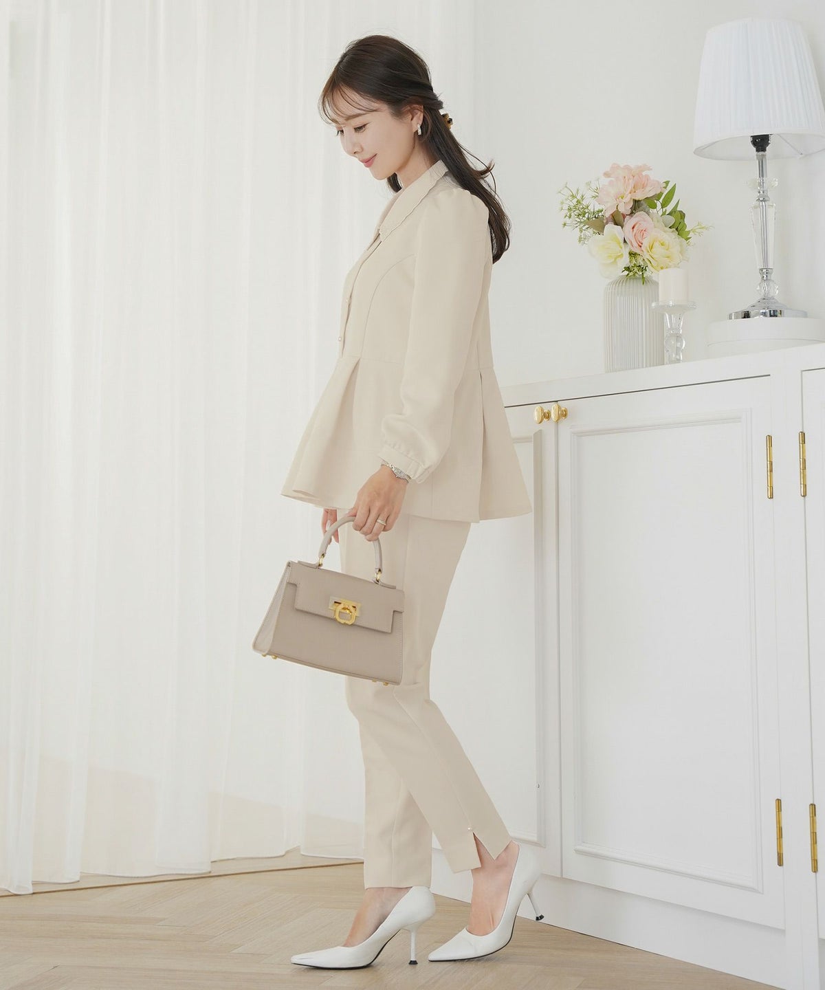 ボトムス パンツ テーパードパンツ スラックスパンツ 細見え 華奢見え 美脚 オケージョン 入卒 授業参観 パール スリット