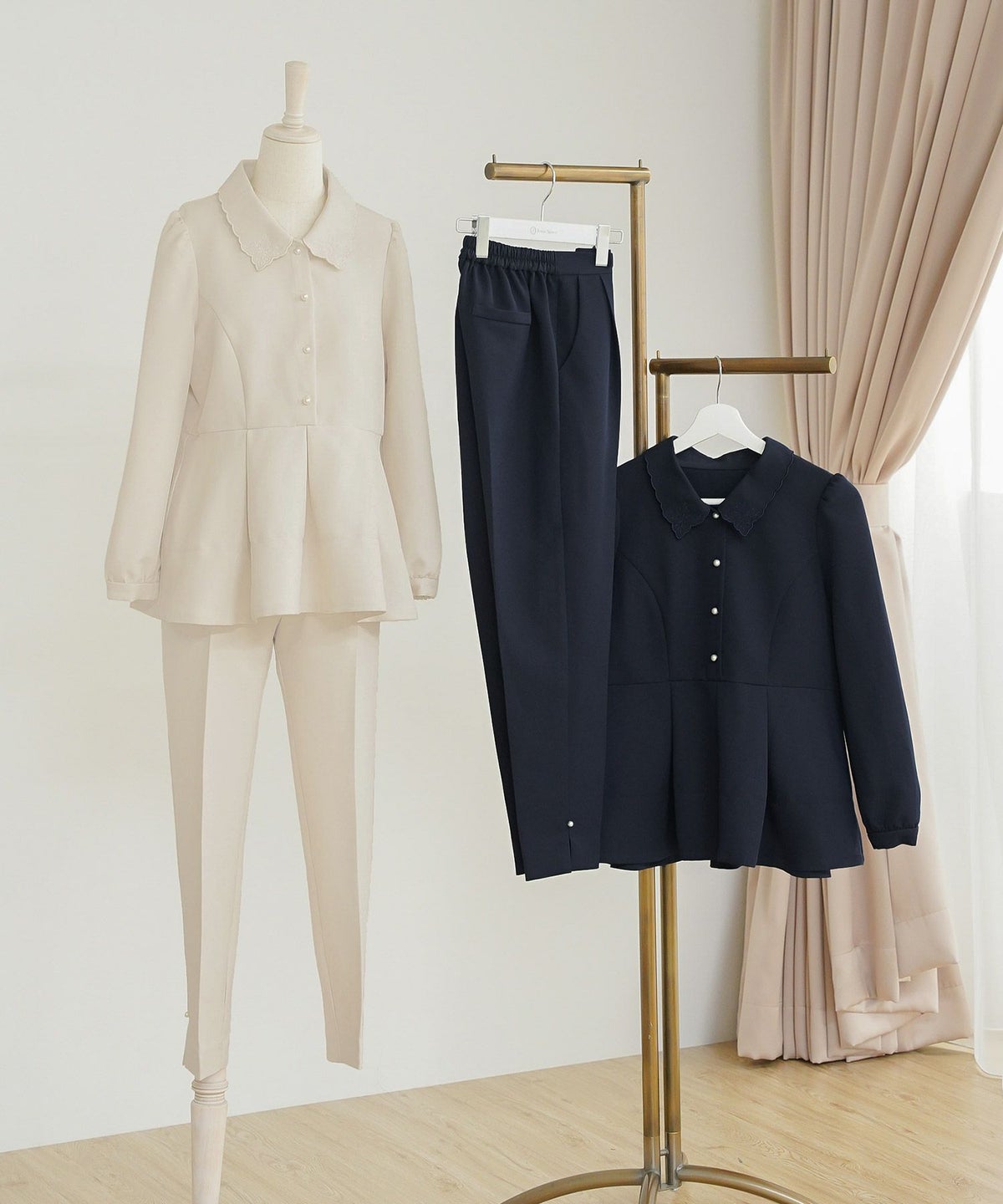 ボトムス パンツ テーパードパンツ スラックスパンツ 細見え 華奢見え 美脚 オケージョン 入卒 授業参観 パール スリット