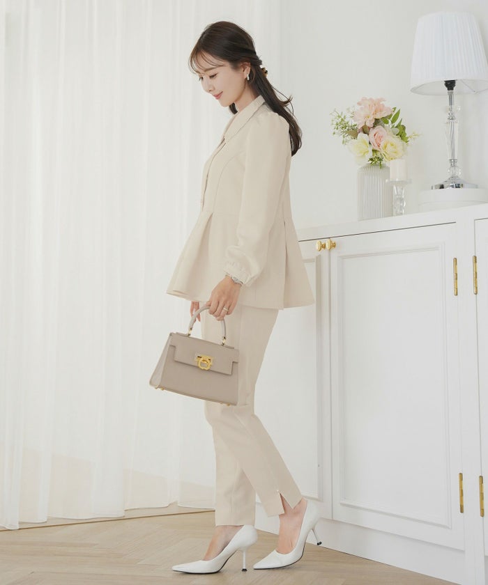 トップス ブラウス 上品 エレガント 入卒 入卒園 パンツスタイル 前あき パール タック ペプラム アイボリー ネイビー 刺繍 襟 ママ 授業参観