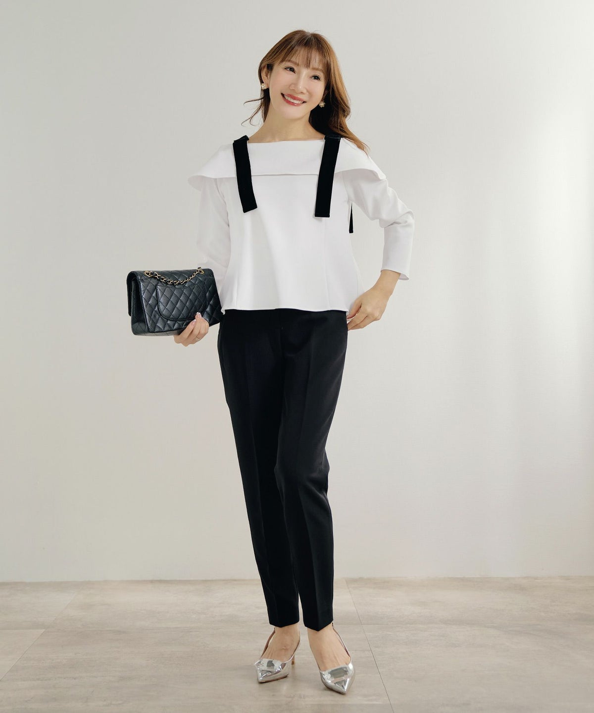 手洗い可 大人可愛い 上品 きれいめ オフィス 大人カジュアル フェミニン 白黒 ジョイントスペース