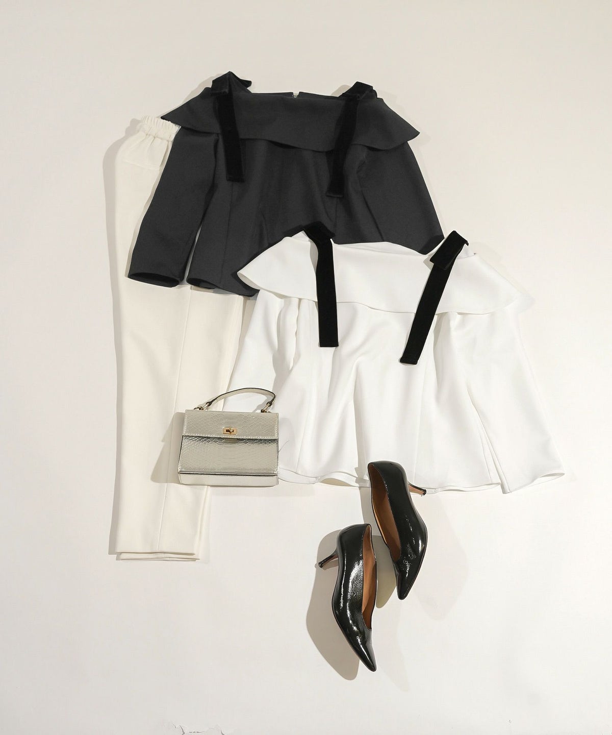 手洗い可 大人可愛い 上品 きれいめ オフィス 大人カジュアル フェミニン 白黒 ジョイントスペース