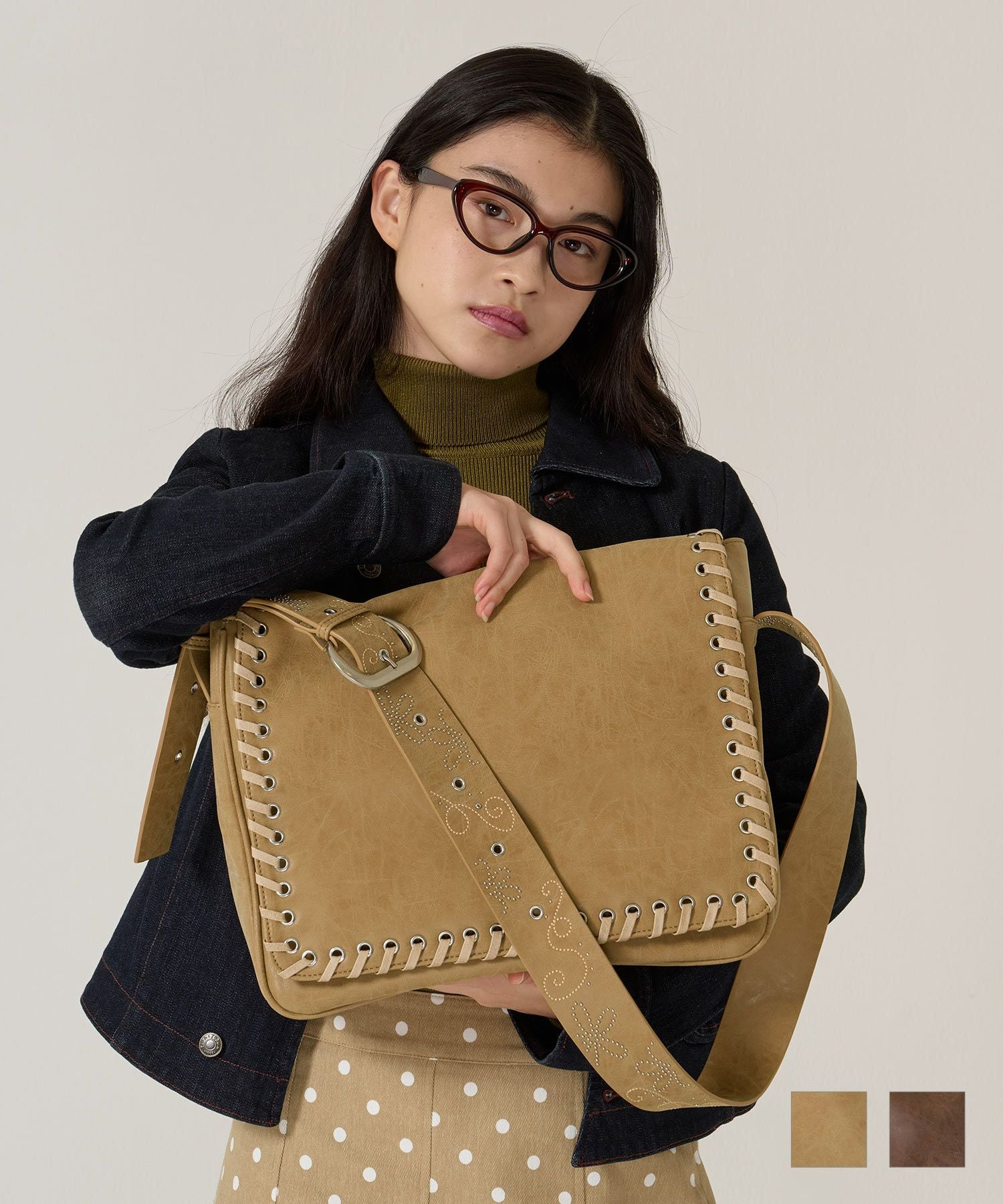Tina:Jojun ティーナジョジュン　トラベルバッグ　ブラウン TINA：JOJUN（ティーナジョジュン） ボストンバッグ ショルダー付き