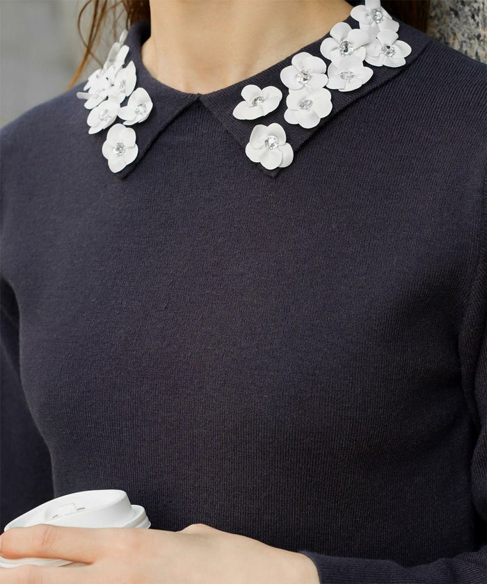 フラワーモチーフ 襟付き ニット トップス レディース フラワー サテン ビジュー 上品 ペプラム フレア アンゴラタッチ きれいめ 洗える アイボリー/ネイビーミックス/ブラックミックス M