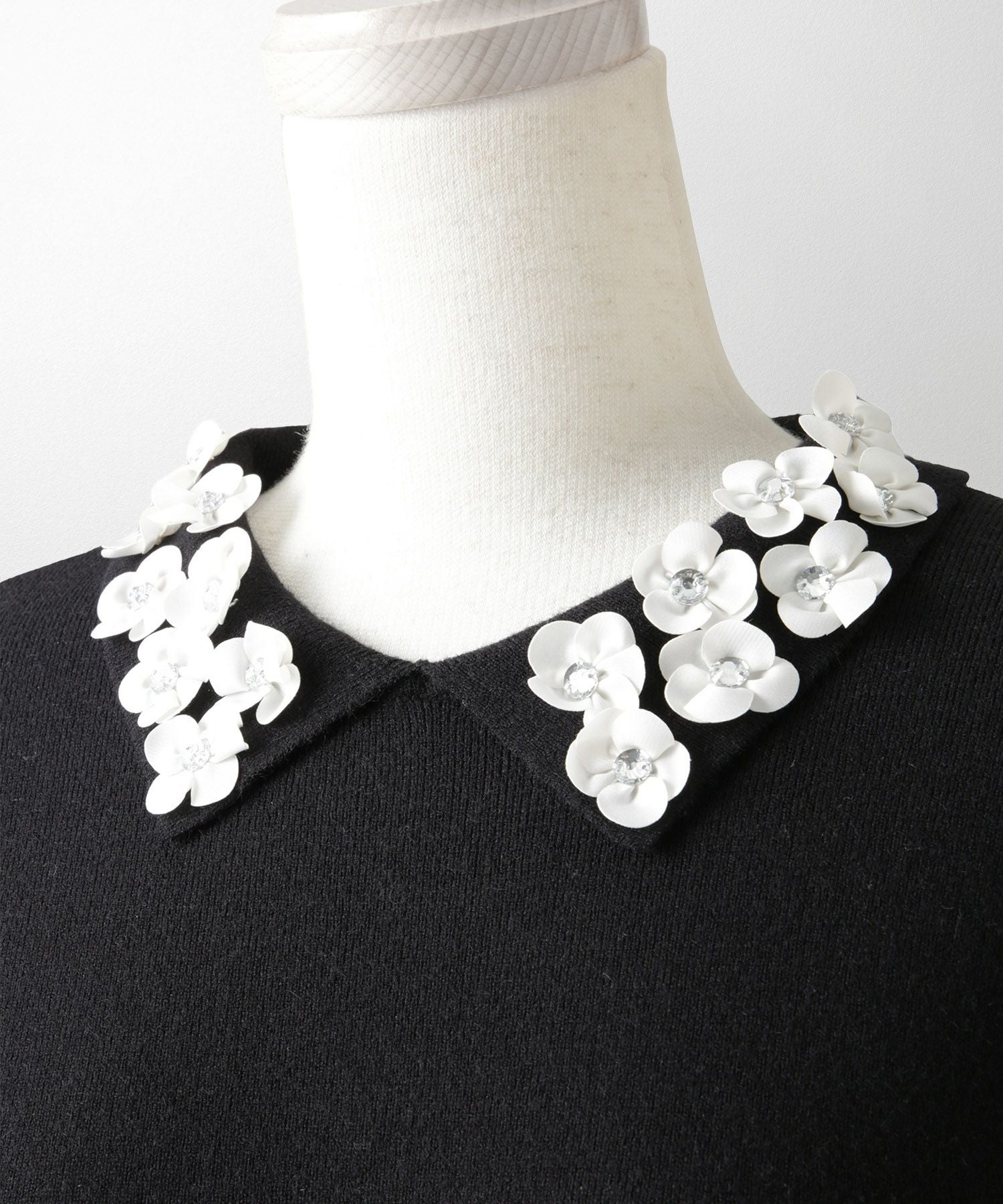 SPRING-SALE フラワーモチーフ 襟付き ニット トップス HUIT 全3色