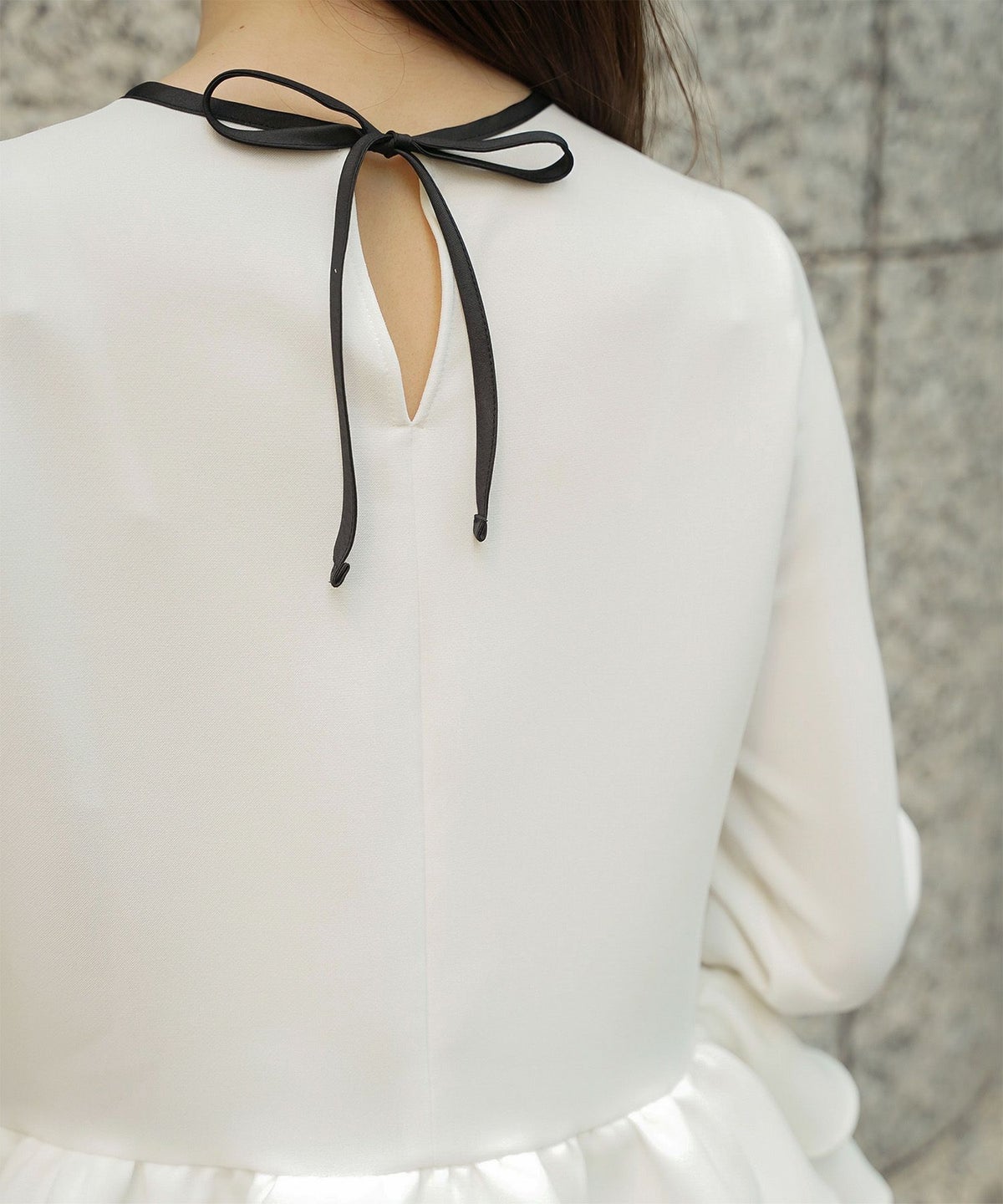 フリルヘム バイカラー ブラウス 襟 長袖 トップス フリル ホワイト ブラック M