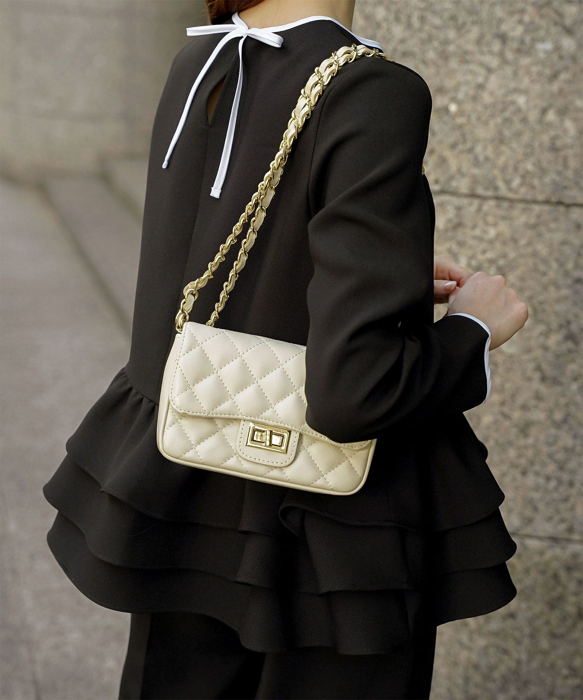 フリルヘム バイカラー ブラウス 襟 長袖 トップス フリル ホワイト ブラック M