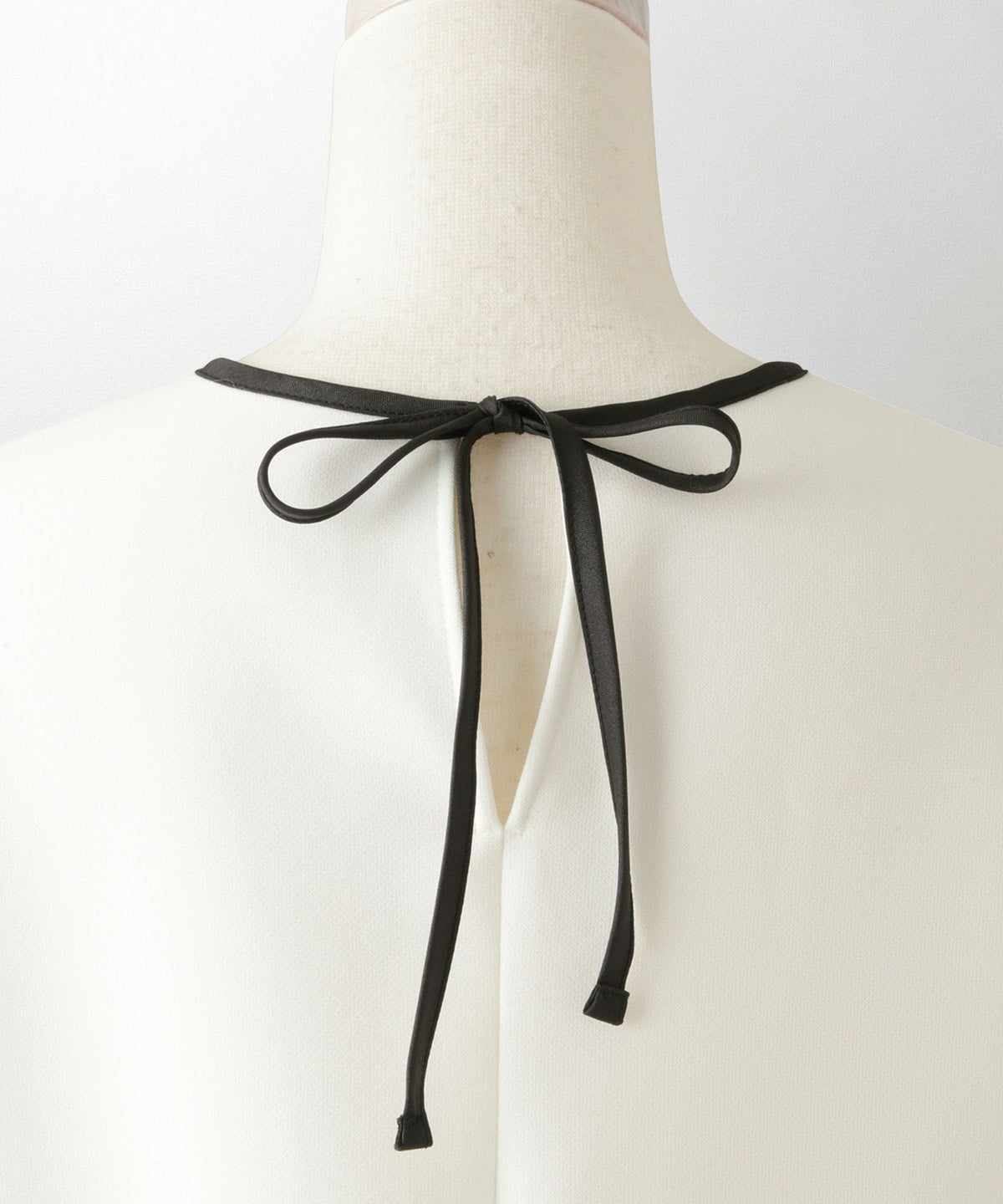 フリルヘム バイカラー ブラウス 襟 長袖 トップス フリル ホワイト ブラック M