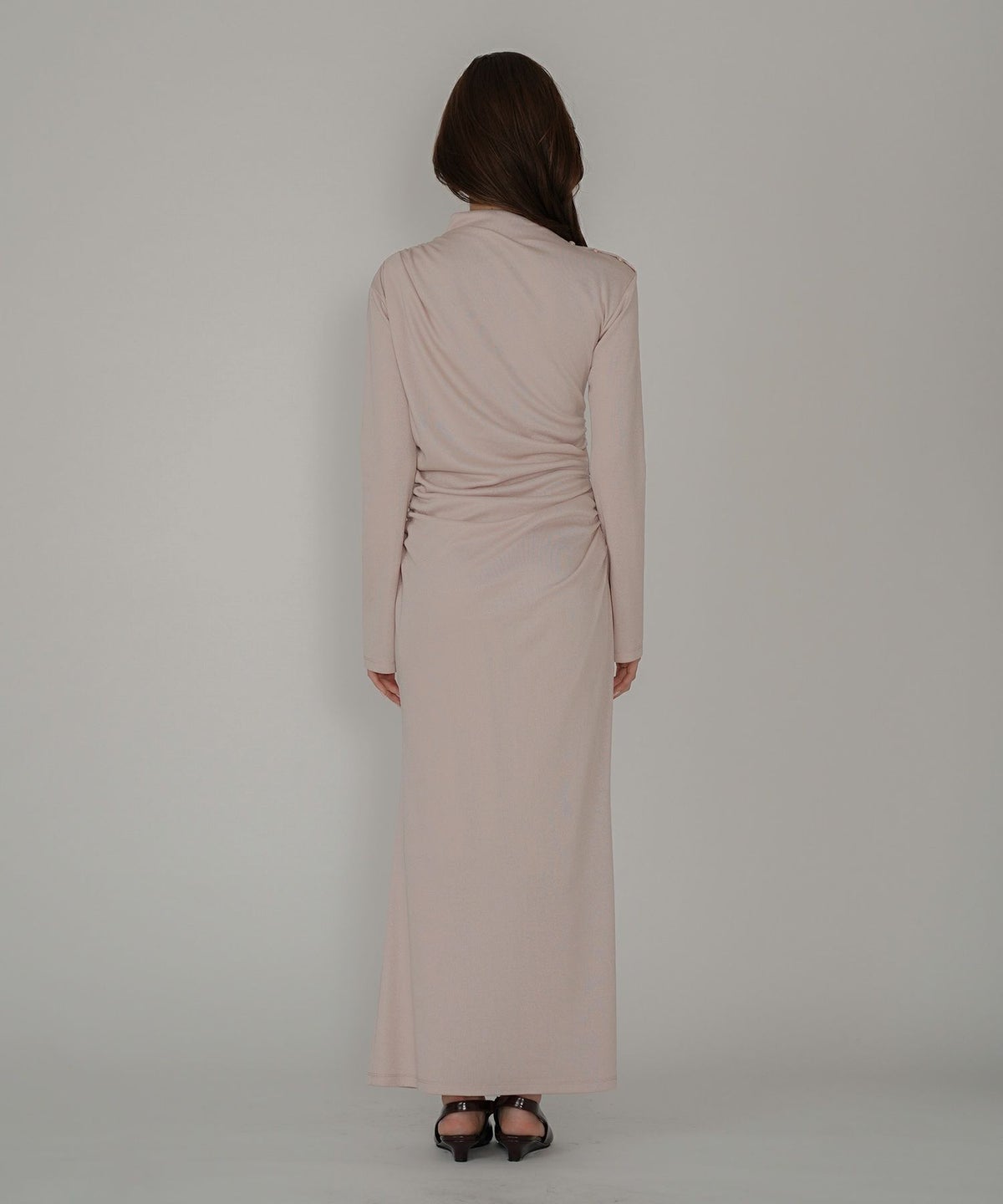 カットソー タイト オフショル ドレス ロングワンピ 前撮り 乾坤式 参列 二次会 パーティ ディナーラウンジ 女性らしい モテワンピ デートコーデ 大人 ディナー あざと可愛い 肌見せ 韓国風 綺麗め 細見え カジュアル スタイル盛れ KINO THE KEI