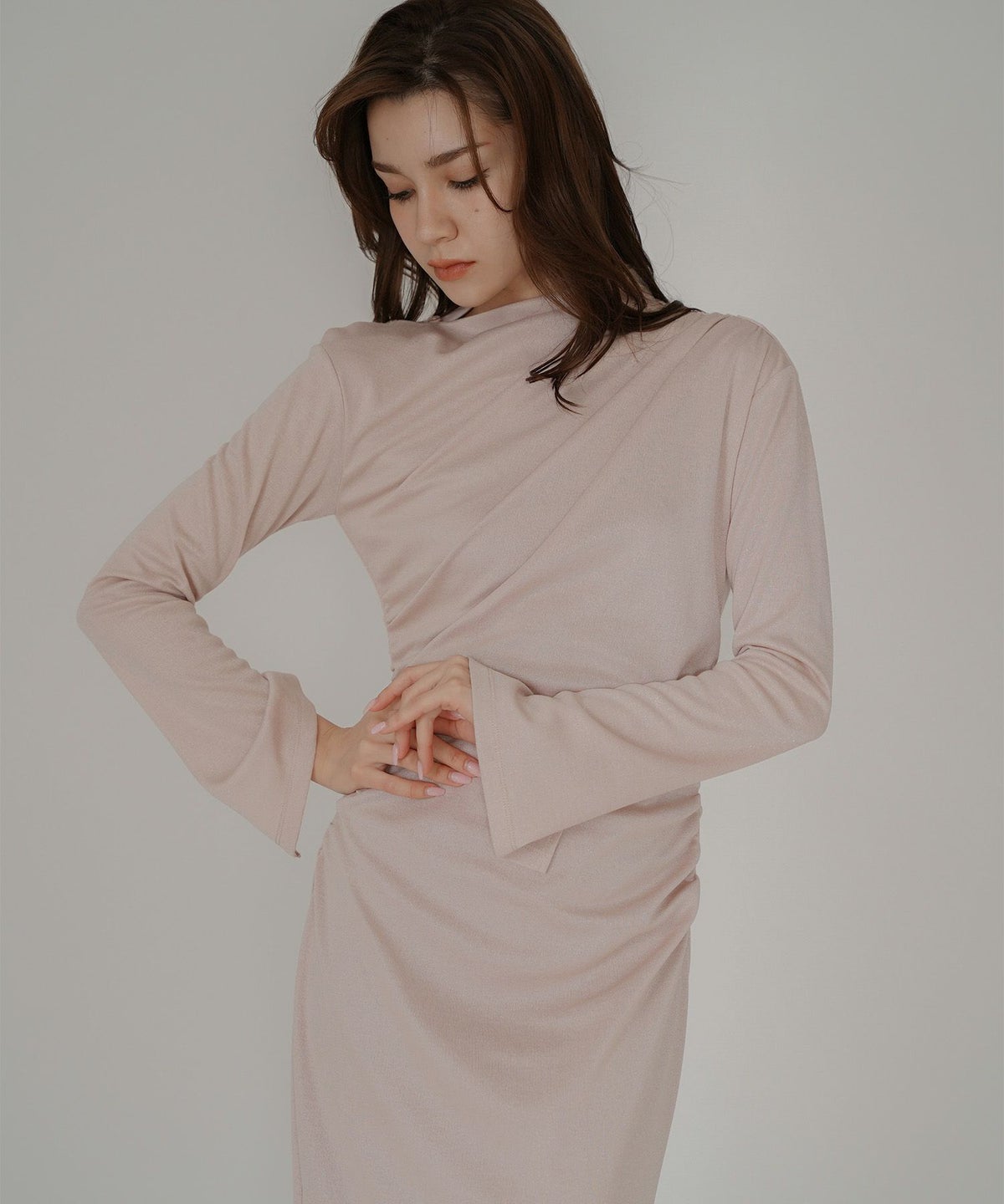 カットソー タイト オフショル ドレス ロングワンピ 前撮り 乾坤式 参列 二次会 パーティ ディナーラウンジ 女性らしい モテワンピ デートコーデ 大人 ディナー あざと可愛い 肌見せ 韓国風 綺麗め 細見え カジュアル スタイル盛れ KINO THE KEI