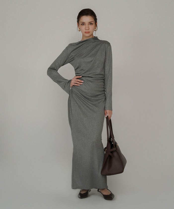 カットソー タイト オフショル ドレス ロングワンピ 前撮り 乾坤式 参列 二次会 パーティ ディナーラウンジ 女性らしい モテワンピ デートコーデ 大人 ディナー あざと可愛い 肌見せ 韓国風 綺麗め 細見え カジュアル スタイル盛れ KINO THE KEI