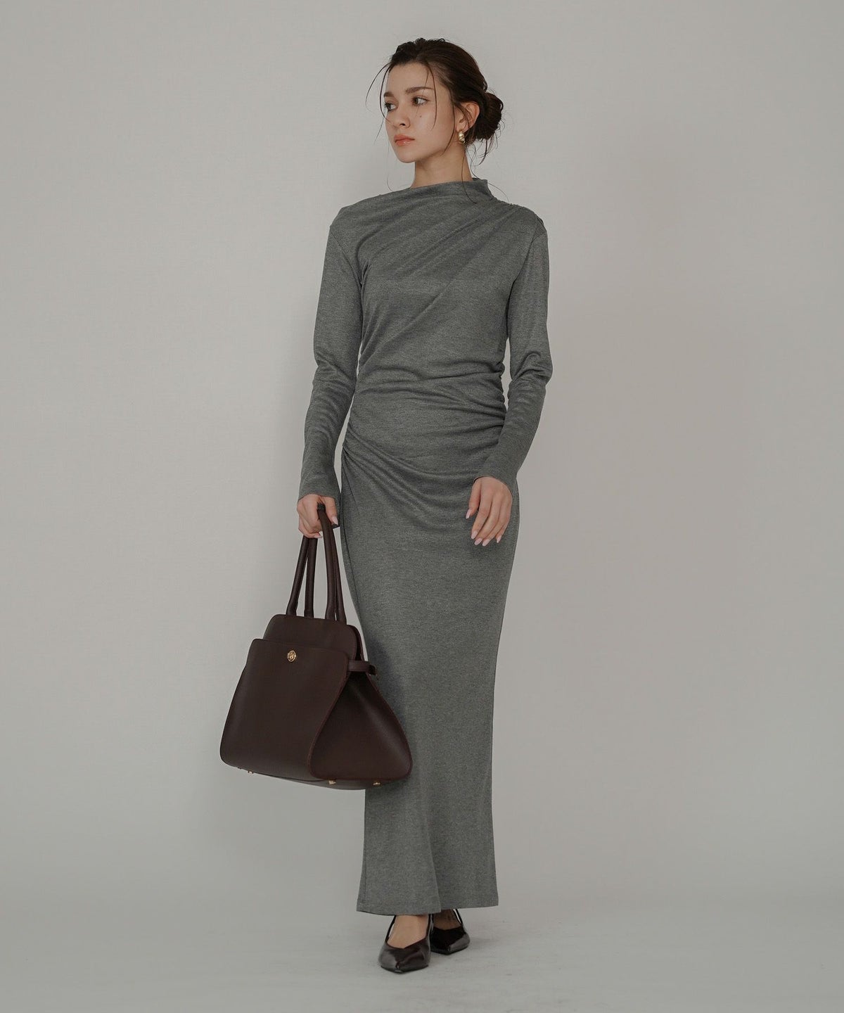 カットソー タイト オフショル ドレス ロングワンピ 前撮り 乾坤式 参列 二次会 パーティ ディナーラウンジ 女性らしい モテワンピ デートコーデ 大人 ディナー あざと可愛い 肌見せ 韓国風 綺麗め 細見え カジュアル スタイル盛れ KINO THE KEI