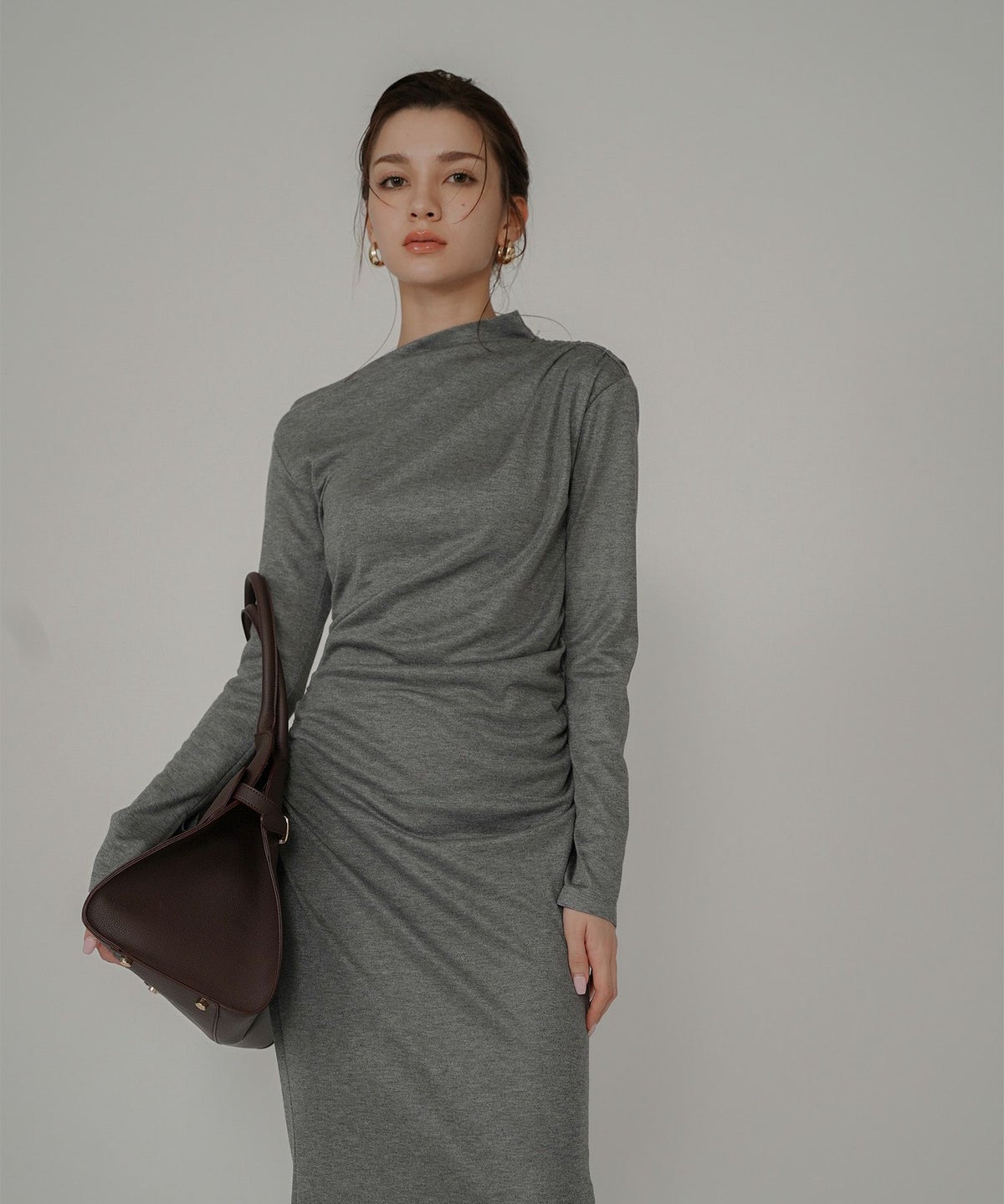 カットソー タイト オフショル ドレス ロングワンピ 前撮り 乾坤式 参列 二次会 パーティ ディナーラウンジ 女性らしい モテワンピ デートコーデ 大人 ディナー あざと可愛い 肌見せ 韓国風 綺麗め 細見え カジュアル スタイル盛れ KINO THE KEI