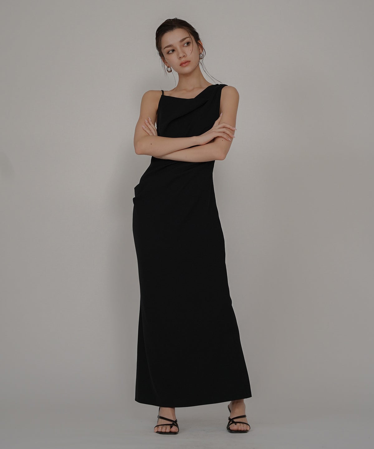 ドレス ロングワンピ 前撮り 乾坤式 参列 二次会 パーティ ディナーラウンジ 女性らしい モテワンピ デートコーデ 大人 ディナー あざと可愛い 肌見せ 韓国風 綺麗め 細見え カジュアル スタイル盛れ KINO THE KEI