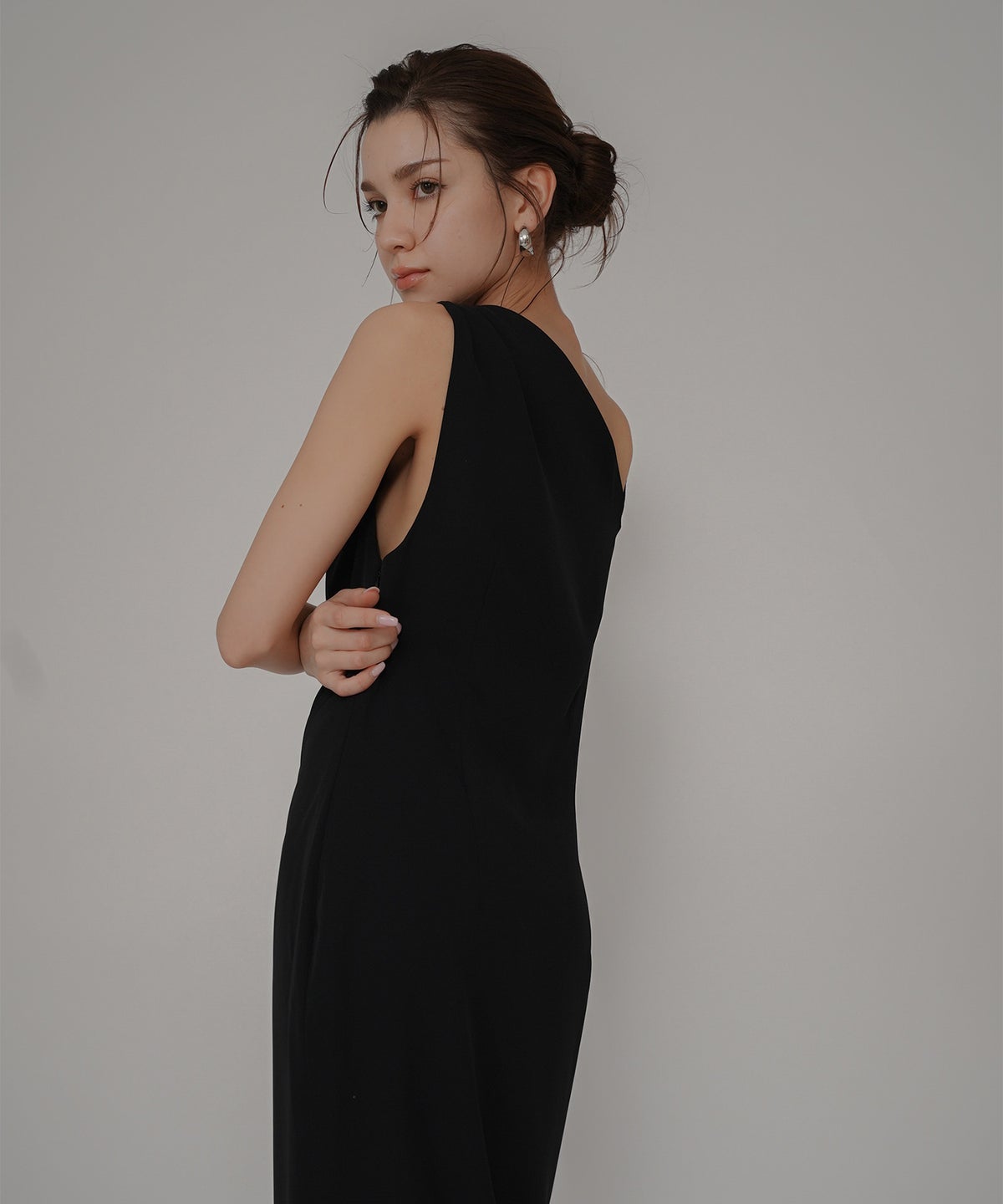 ドレス ロングワンピ 前撮り 乾坤式 参列 二次会 パーティ ディナーラウンジ 女性らしい モテワンピ デートコーデ 大人 ディナー あざと可愛い 肌見せ 韓国風 綺麗め 細見え カジュアル スタイル盛れ KINO THE KEI