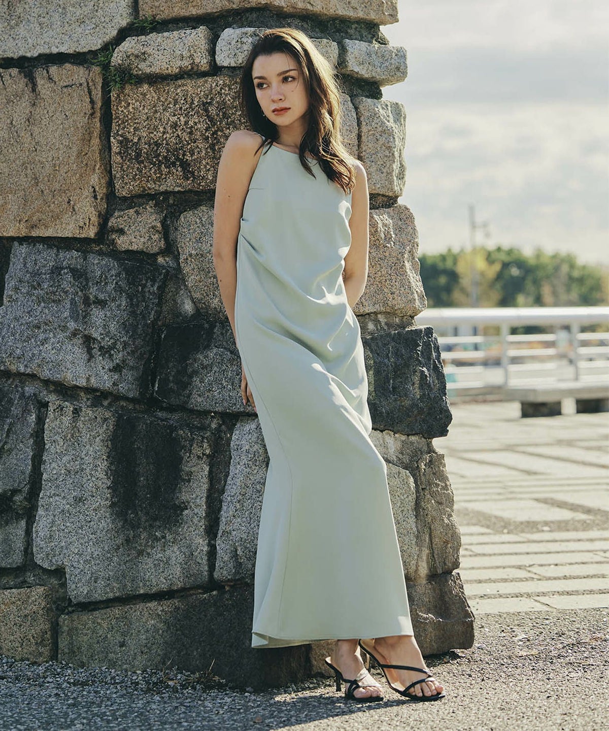 ドレス ドレープワンピ ロングワンピ パックオープン 背中開き 前撮り 乾坤式 参列 二次会 パーティ ディナーラウンジ 女性らしい タイト モテワンピ デートコーデ 大人 ディナー あざと可愛い 肌見せ 韓国風 綺麗め 細見え カジュアル スタイル盛れ KINO THE KEI