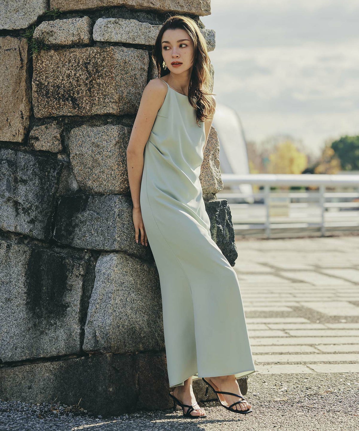 ドレス ドレープワンピ ロングワンピ パックオープン 背中開き 前撮り 乾坤式 参列 二次会 パーティ ディナーラウンジ 女性らしい タイト モテワンピ デートコーデ 大人 ディナー あざと可愛い 肌見せ 韓国風 綺麗め 細見え カジュアル スタイル盛れ KINO THE KEI