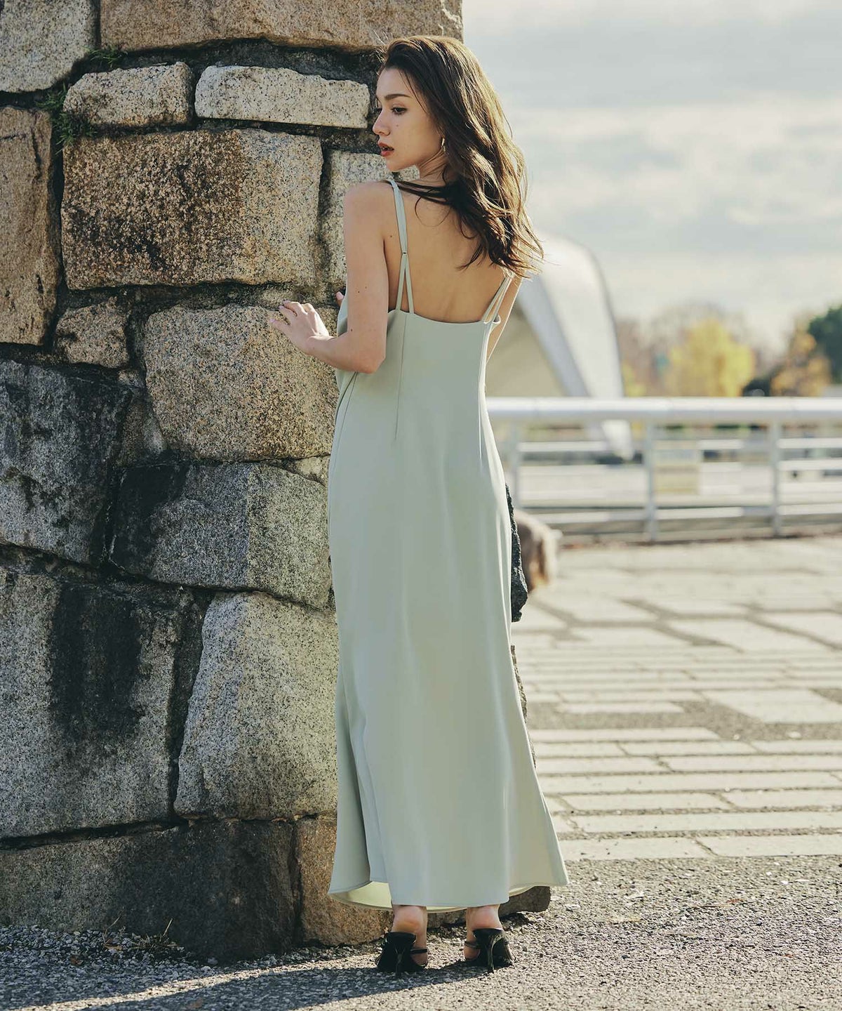 ドレス ドレープワンピ ロングワンピ パックオープン 背中開き 前撮り 乾坤式 参列 二次会 パーティ ディナーラウンジ 女性らしい タイト モテワンピ デートコーデ 大人 ディナー あざと可愛い 肌見せ 韓国風 綺麗め 細見え カジュアル スタイル盛れ KINO THE KEI