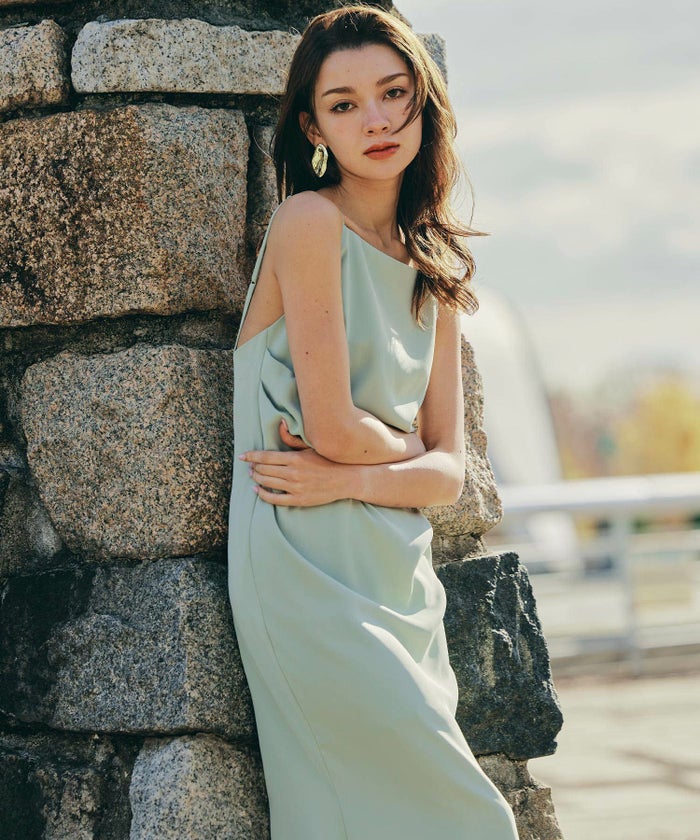 ドレス ドレープワンピ ロングワンピ パックオープン 背中開き 前撮り 乾坤式 参列 二次会 パーティ ディナーラウンジ 女性らしい タイト モテワンピ デートコーデ 大人 ディナー あざと可愛い 肌見せ 韓国風 綺麗め 細見え カジュアル スタイル盛れ KINO THE KEI