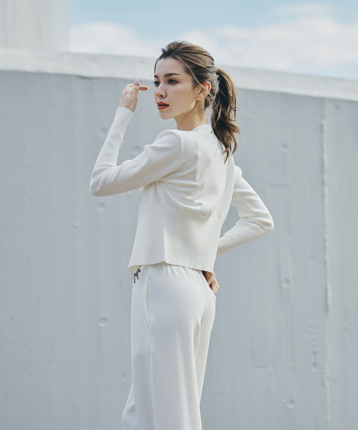 リラックスウェア スウェット 短丈ニット Y2K パジャマ 部屋着 ダル着 モテニット カットソー デートコーデ ドライブ 空港ファッション 大人 あざと可愛い 肌見せ 韓国風 綺麗め 細見え カジュアル らくちん KINO THE KEI