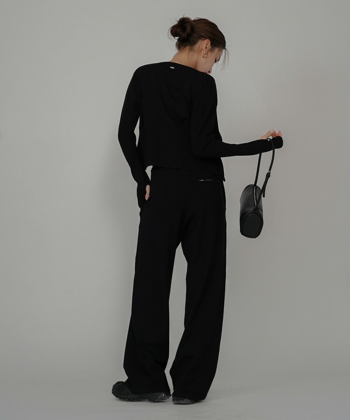 リラックスウェア スウェット 短丈ニット Y2K パジャマ 部屋着 ダル着 モテニット カットソー デートコーデ ドライブ 空港ファッション 大人 あざと可愛い 肌見せ 韓国風 綺麗め 細見え カジュアル らくちん KINO THE KEI