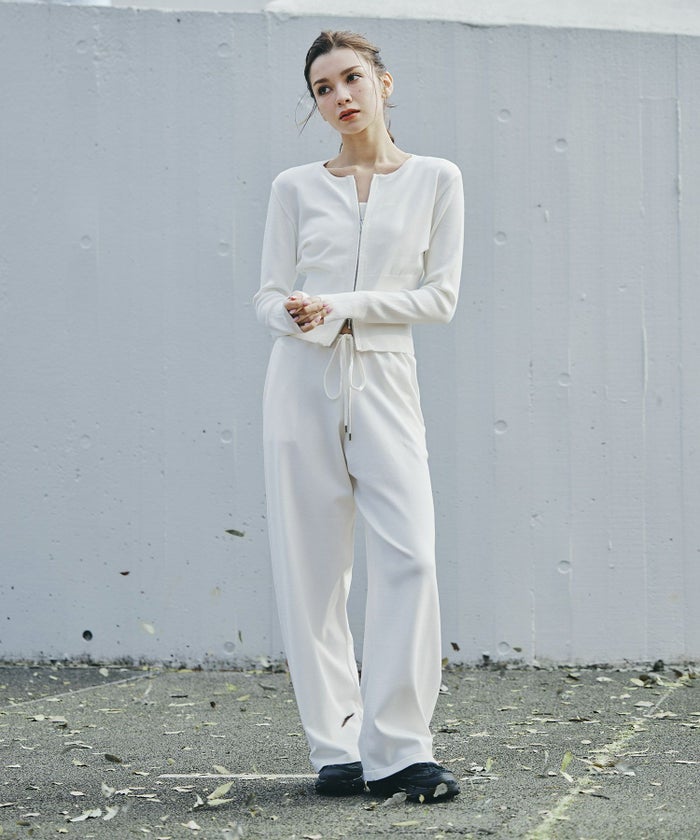 リラックスウェア スウェット Y2K パジャマ 部屋着 ダル着 スポーティ モテニット デートコーデ 大人 あざと可愛い 肌見せ 韓国風 綺麗め 細見え カジュアル 空港ファッション らくちん KINO THE KEI